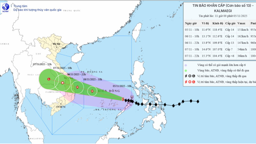Tâm bão số 13 đang cách đảo Song Tử Tây 450km về phía Đông