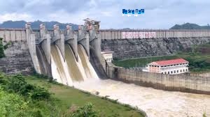 Hồ chứa nước Nước Trong tăng lưu lượng điều tiết để chủ động ứng phó mưa lớn