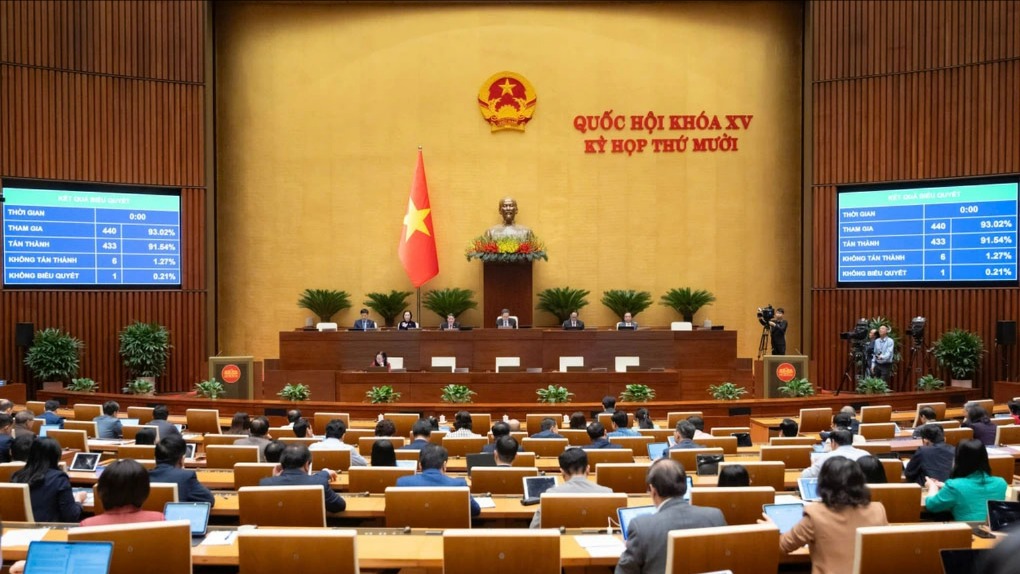 Lao động nữ sinh con được nghỉ dài hơn, có từ 2 con đẻ được ưu tiên mua nhà