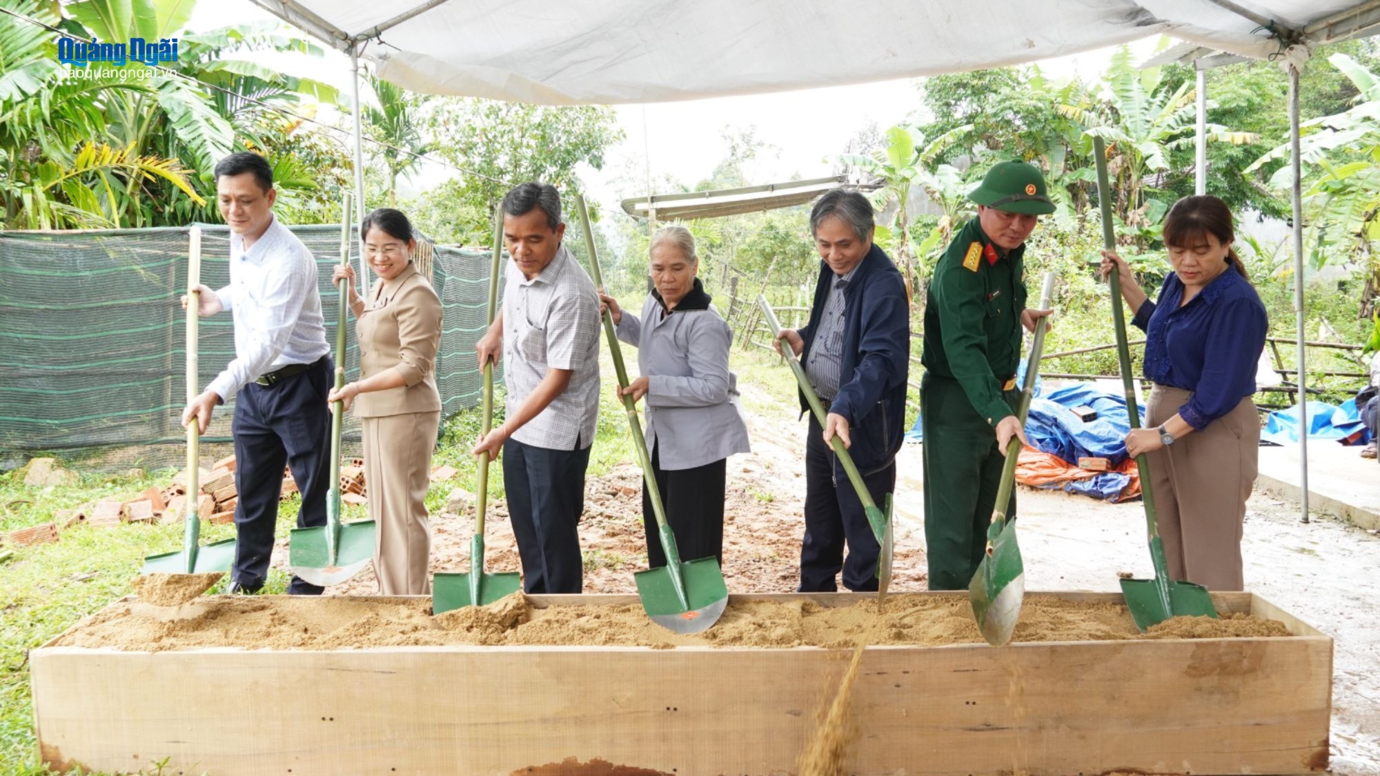 Thần tốc dựng nhà cho dân