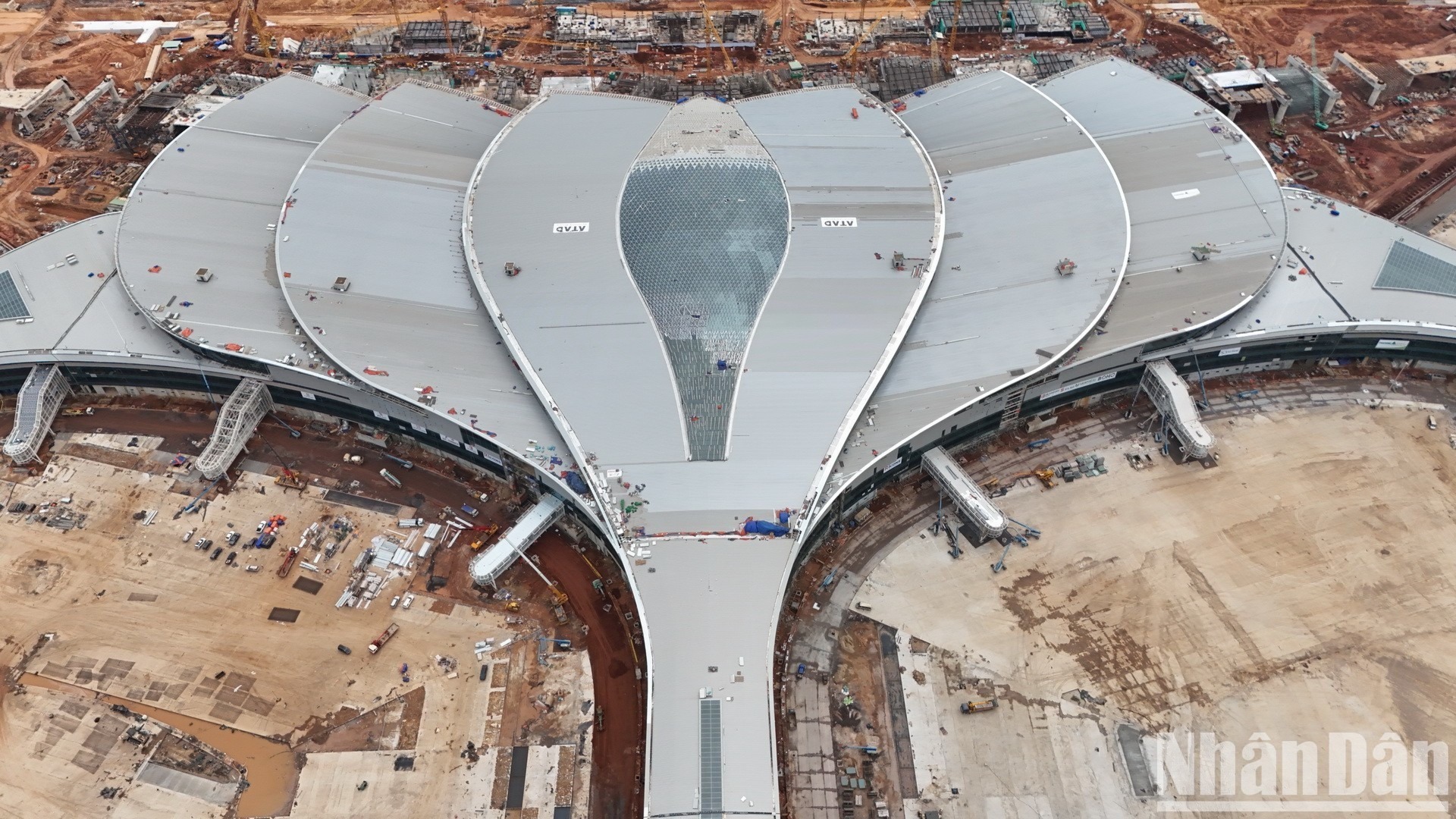 Hơn 15 nghìn người ngày đêm thi công sân bay Long Thành