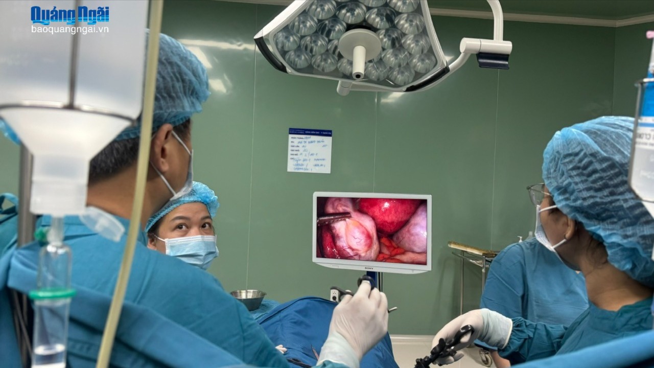 Nhiều người trẻ nhập viện cấp cứu vì u nang buồng trứng