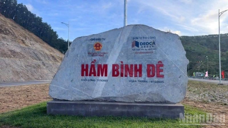 Bên trong hầm Bình Đê, quy mô lớn nhất trên tuyến cao tốc Bắc - Nam giai đoạn II