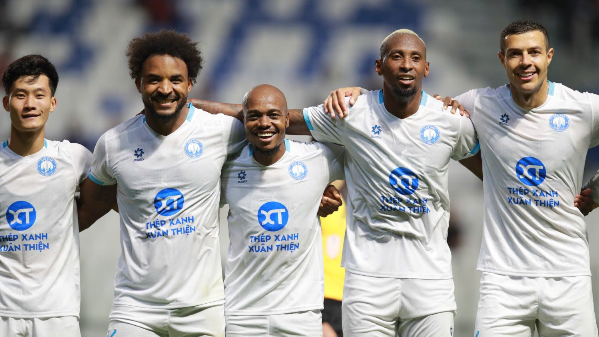 Xuân Sơn tỏa sáng, đưa Nam Định tiến gần đến bán kết Shopee Cup