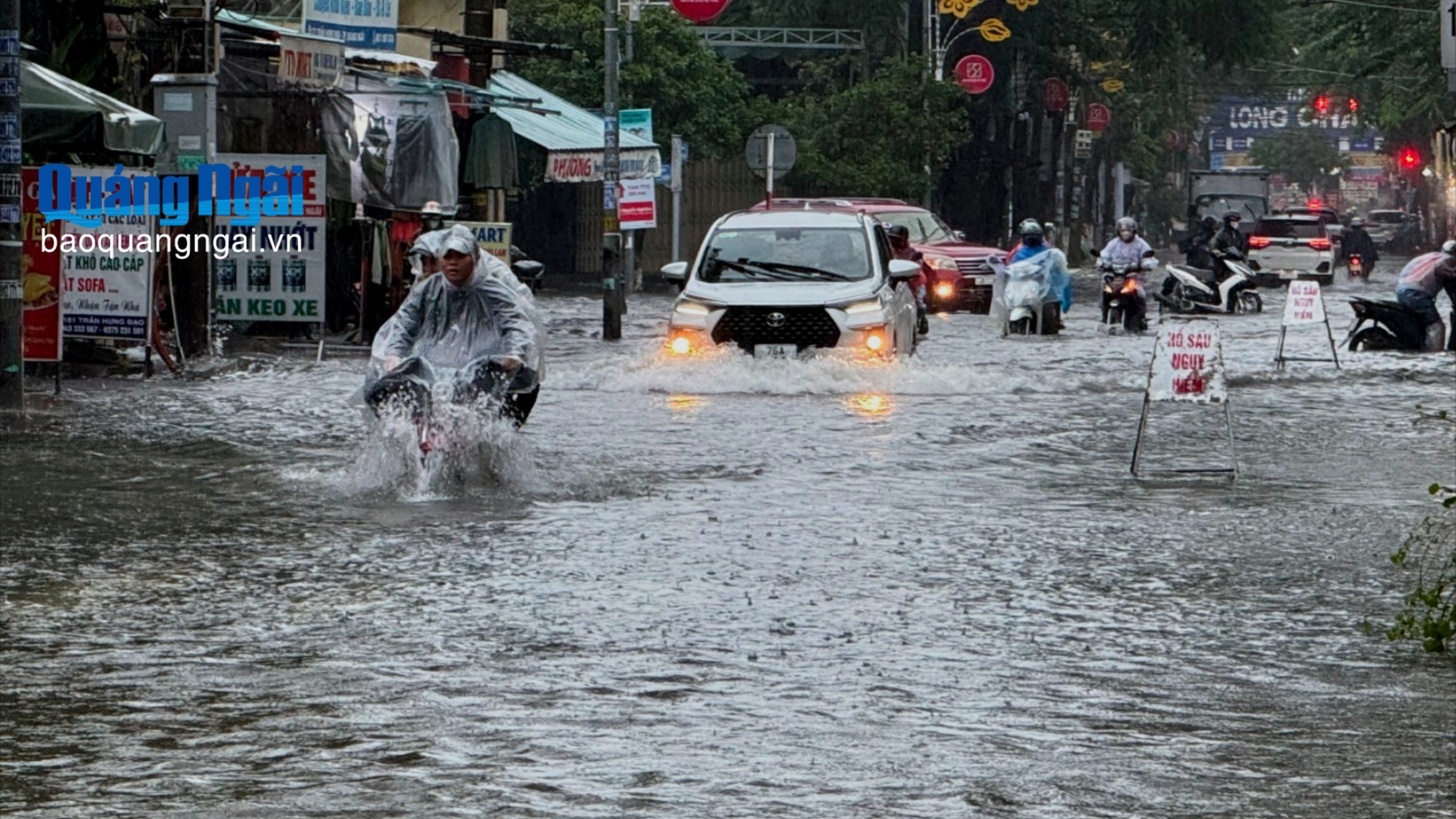 Quảng Ngãi có mưa to đến rất to, cảnh báo nguy cơ lũ quét và sạt lở đất tại miền núi