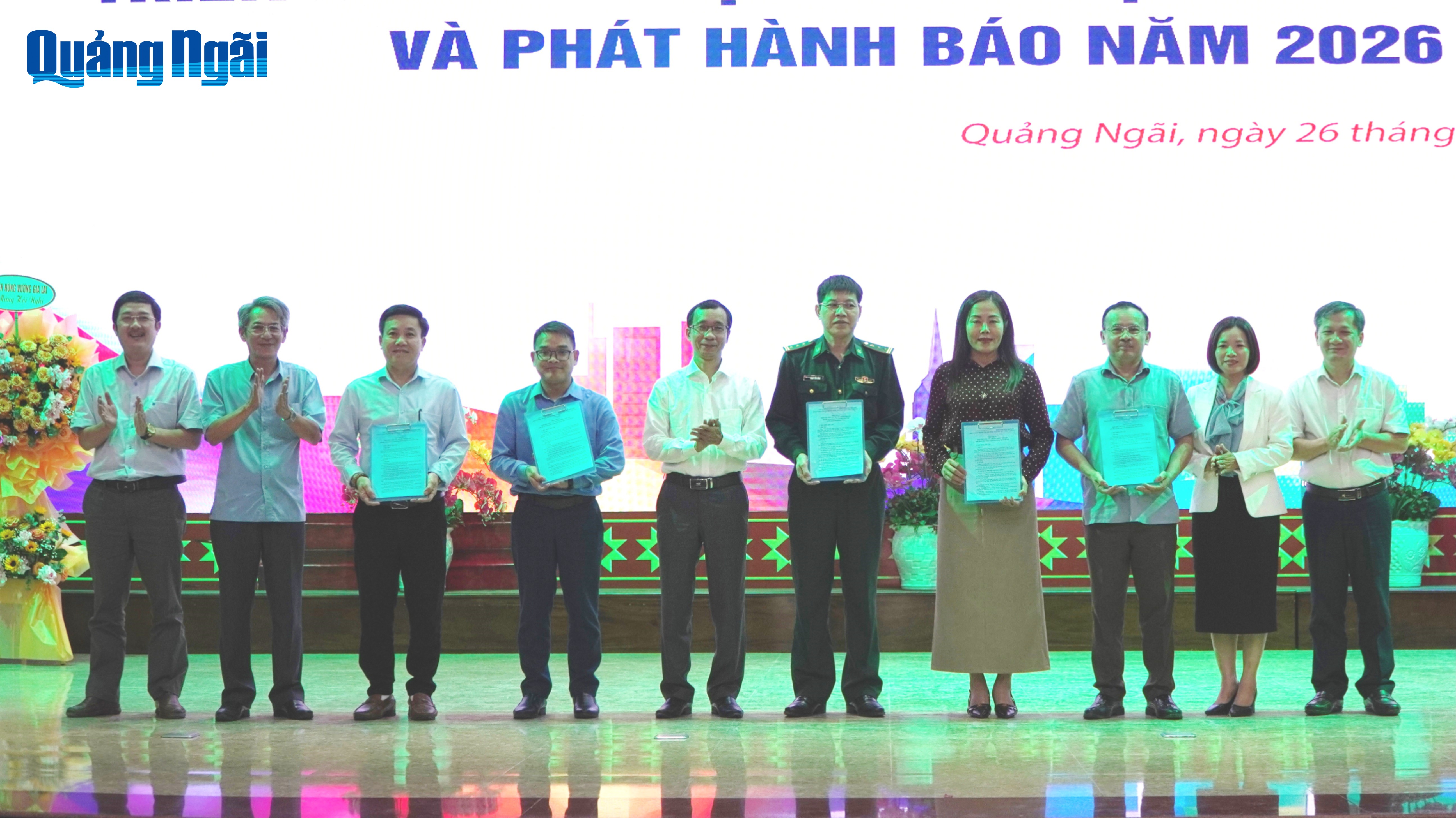 Tăng cường phối hợp truyền thông và phát hành báo