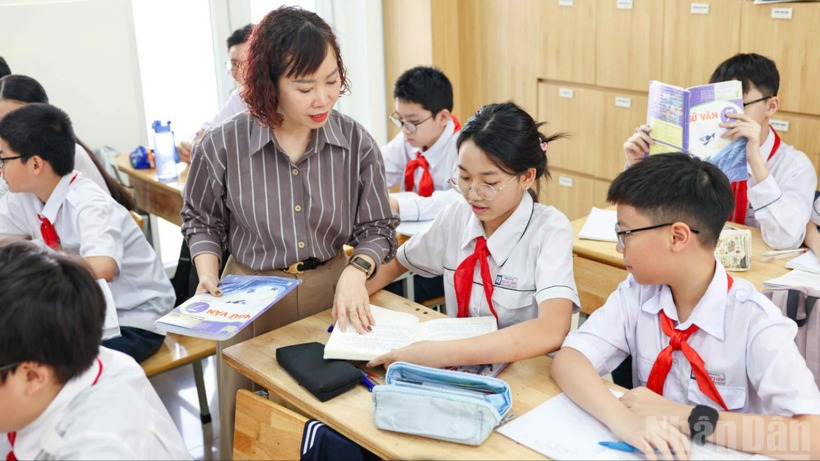 “Kết nối tri thức với cuộc sống” được lựa chọn là bộ sách giáo khoa sử dụng thống nhất toàn quốc