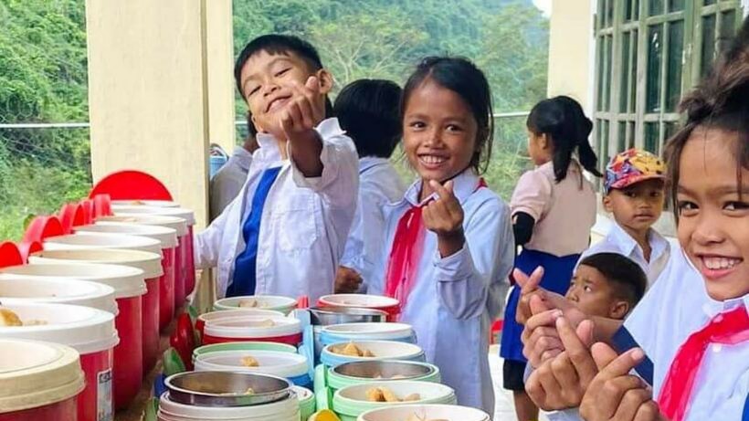 Hỗ trợ bữa ăn trưa cho học sinh tiểu học, THCS ở các xã biên giới