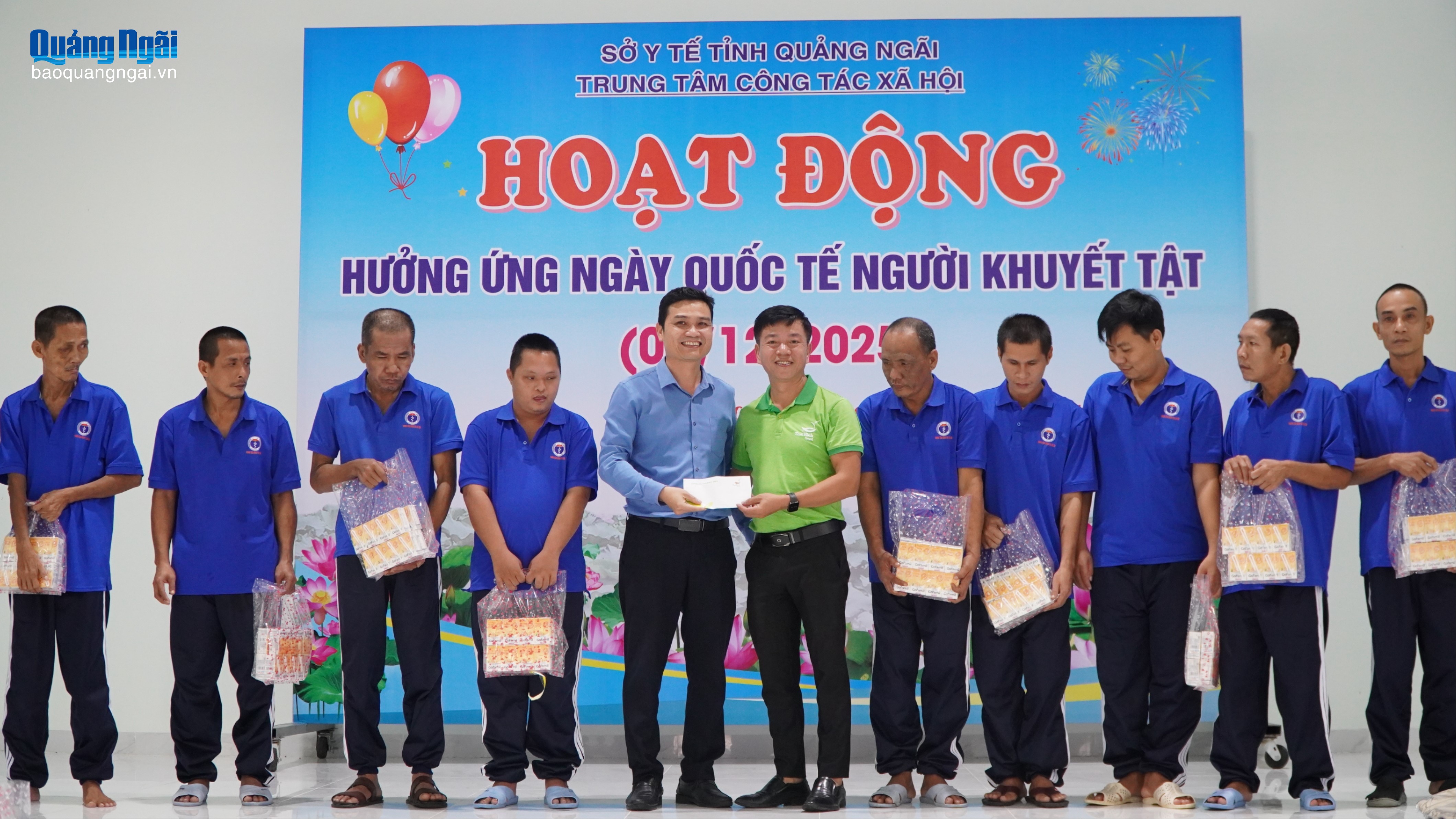 Giao lưu và tặng quà 85 người khuyết tật