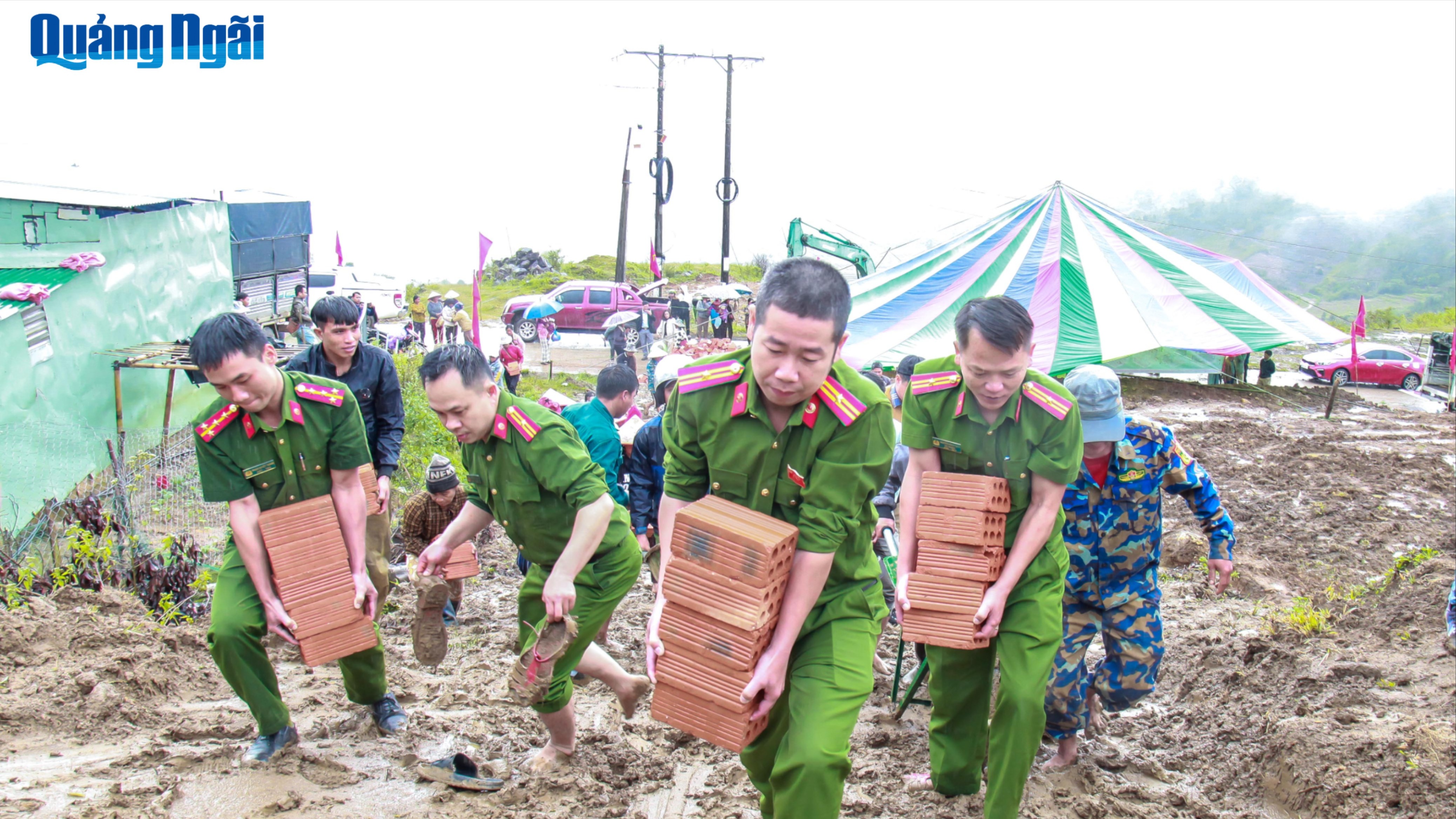 Thần tốc xây nhà mới, ổn định cuộc sống cho người dân xã Măng Ri