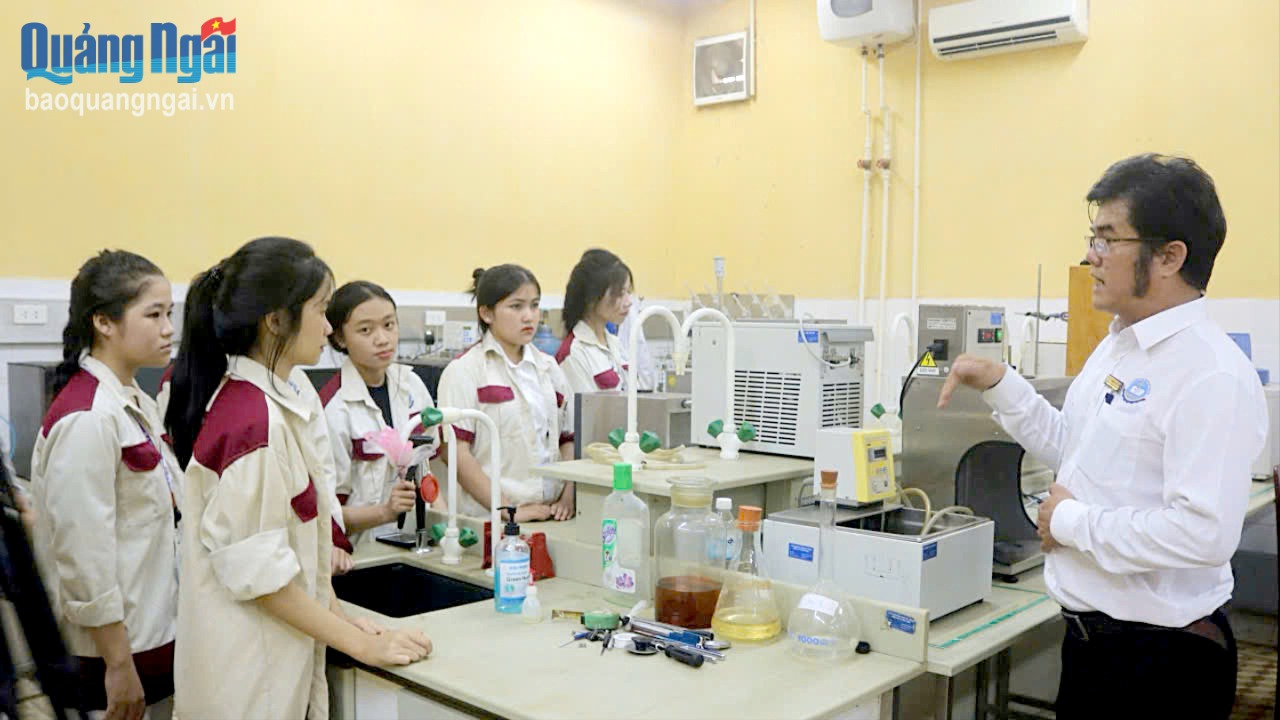 Xây dựng nguồn nhân lực chất lượng cao