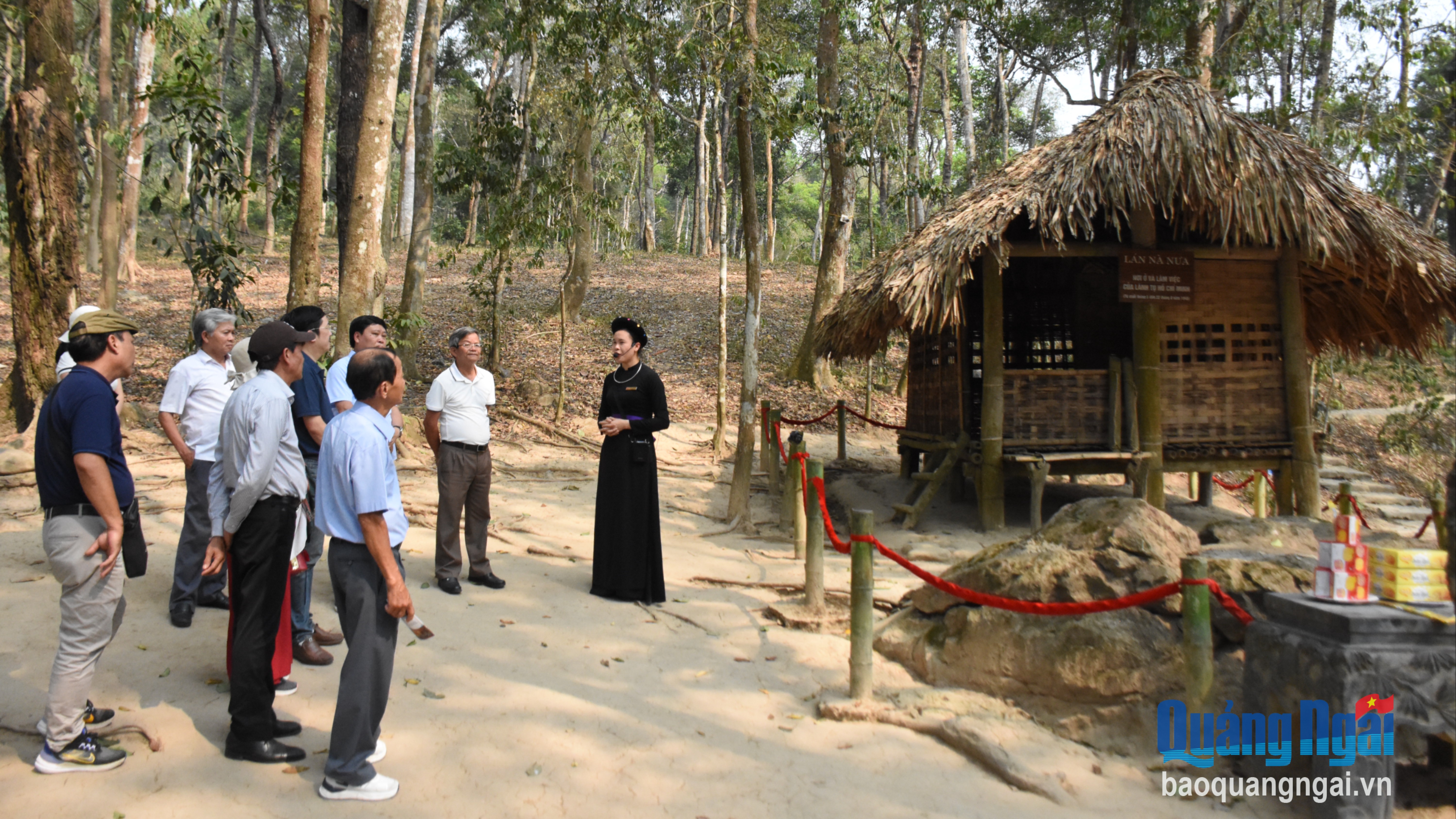 Về nơi ghi dấu chân Người
