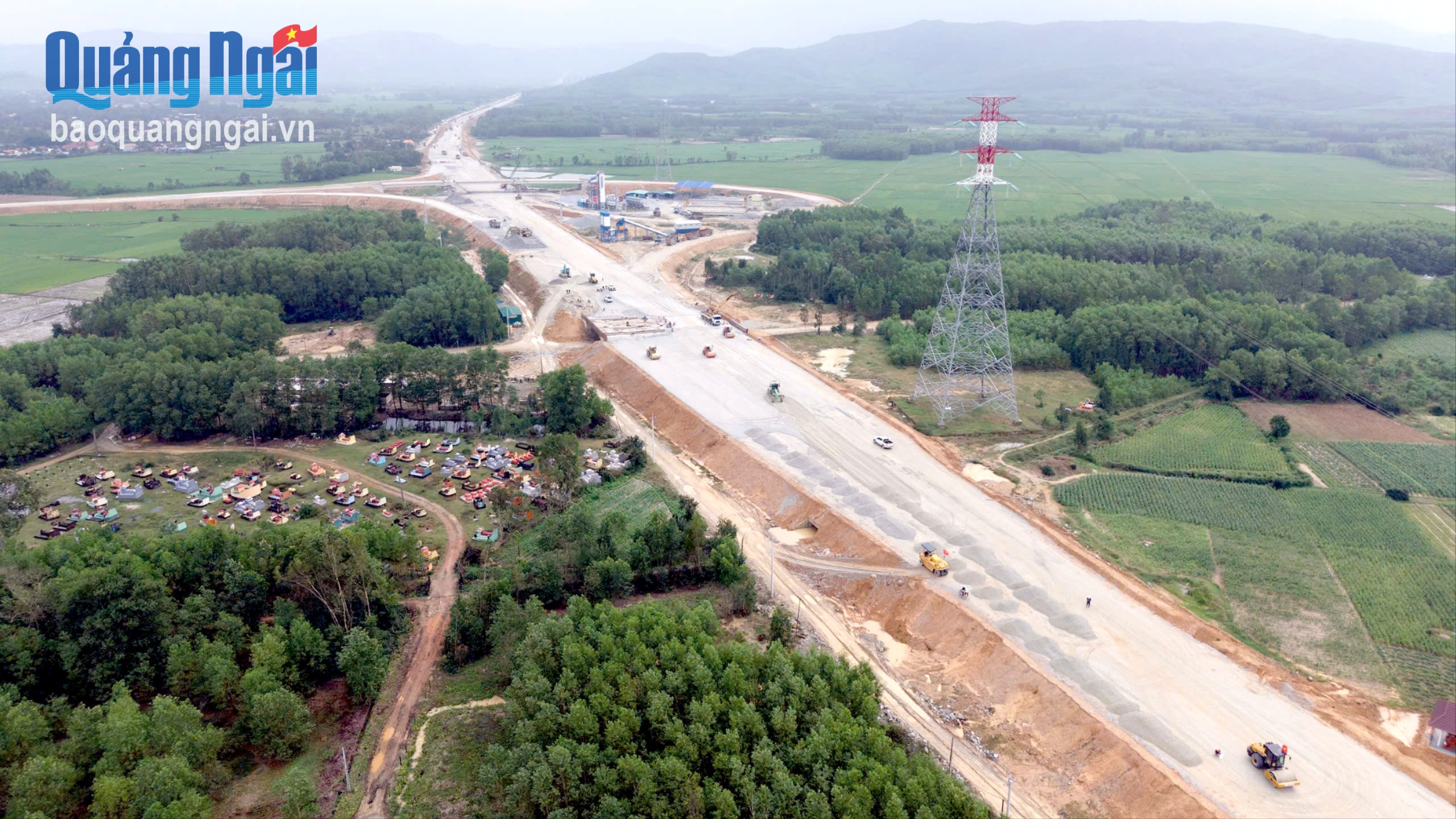 Hợp lực đưa cao tốc Quảng Ngãi - Hoài Nhơn về đích Hợp lực đưa cao tốc Quảng Ngãi - Hoài Nhơn về đích