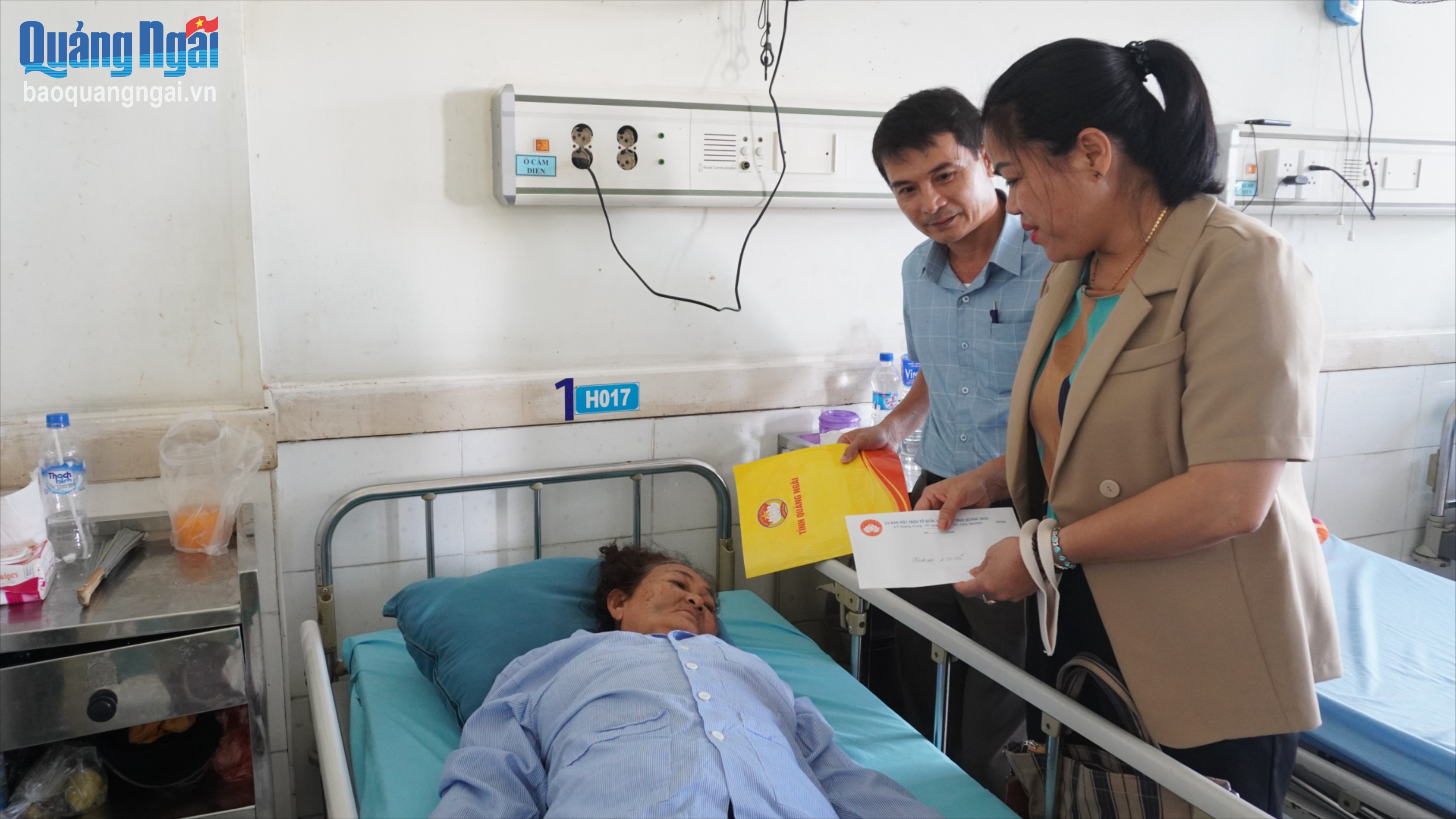 Ủy ban MTTQ Việt Nam tỉnh thăm hỏi các nạn nhân bị tai nạn giao thông ở Bình Sơn