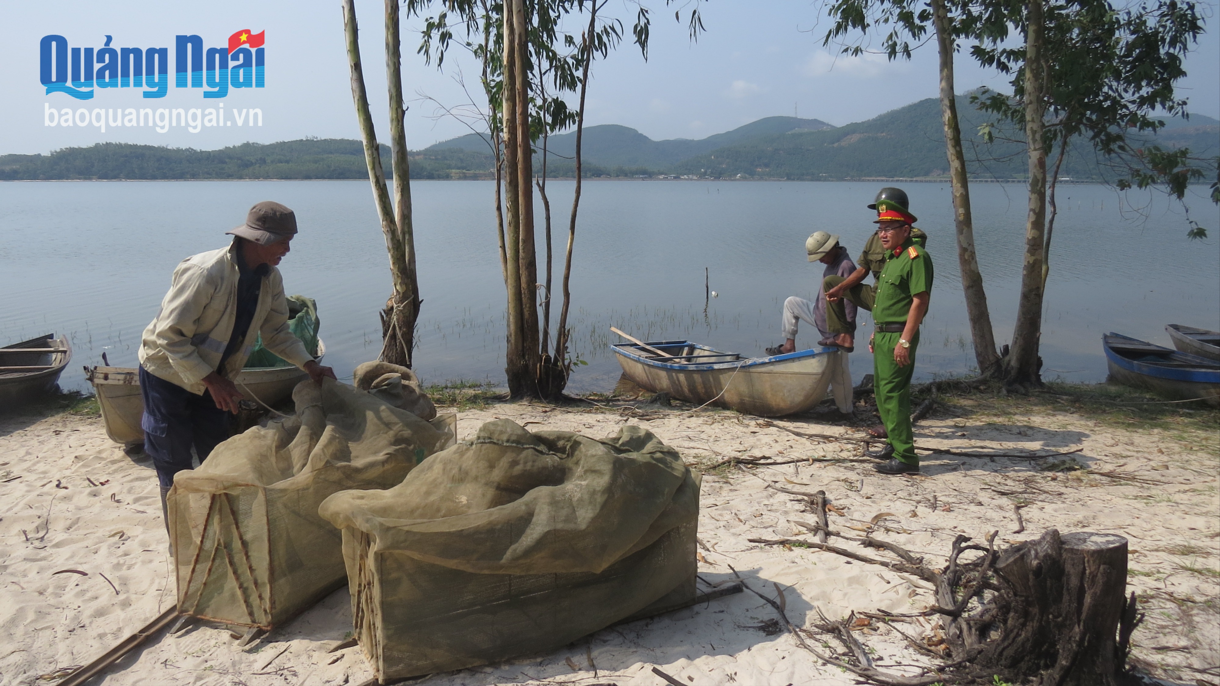 Ngăn chặn đánh bắt kiểu tận diệt tại đầm An Khê