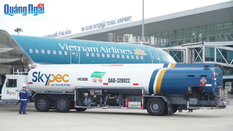 Nhiên liệu hàng không bền vững (SAF) của BSR tra nạp thành công cho các chuyến bay nội địa của Vietnam Airlines