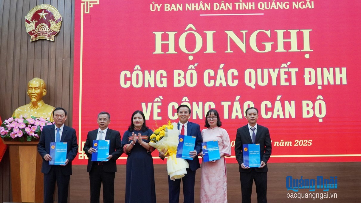 Hội nghị công bố các quyết định về công tác cán bộ