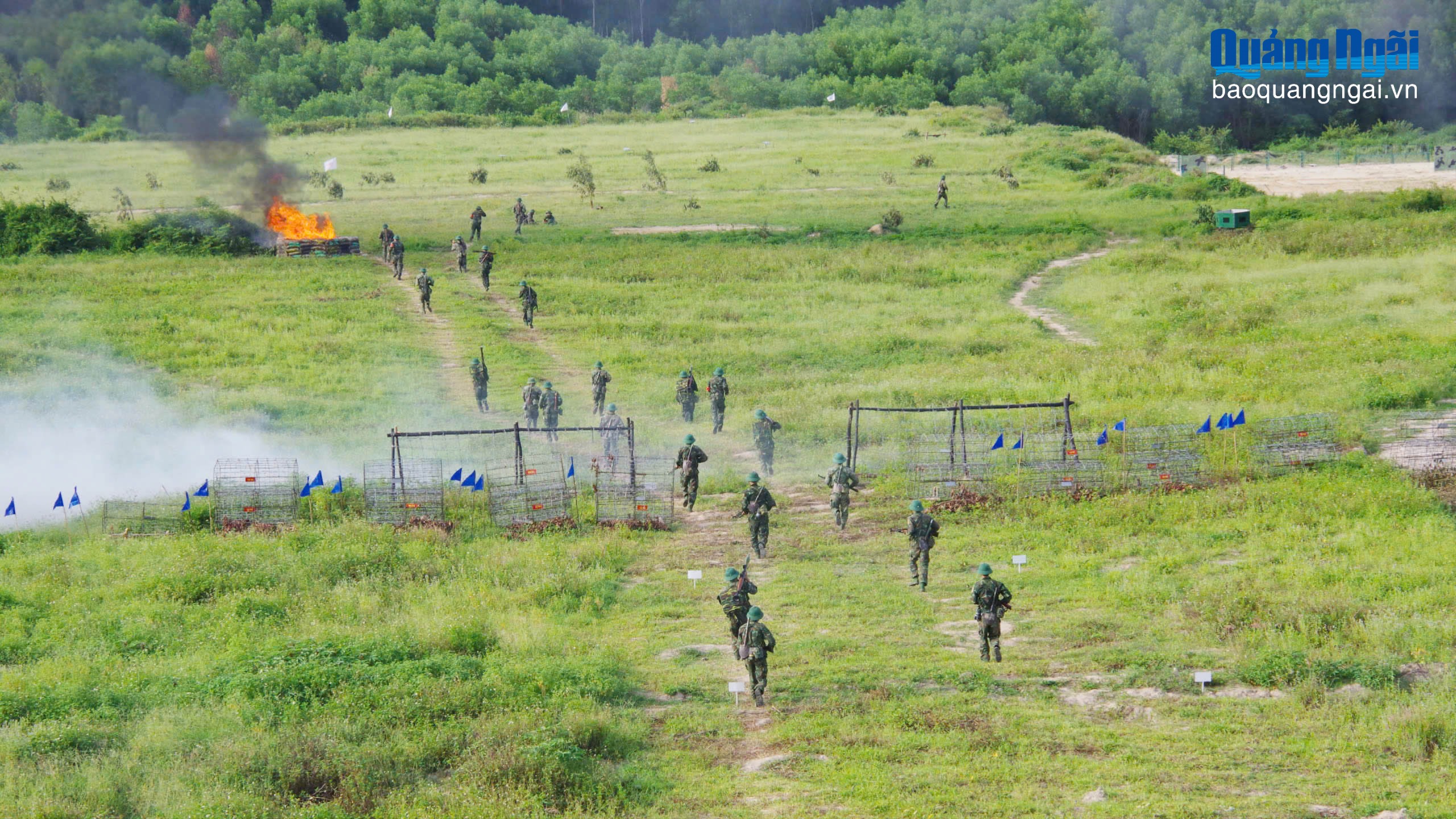 Trung đoàn 887 diễn tập chiến thuật cấp trung đội có bắn đạn hơi