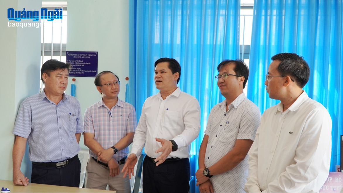 Phó Chủ tịch UBND tỉnh Trần Phước Hiền kiểm tra Trung tâm Phục vụ hành chính công phường Sa Huỳnh