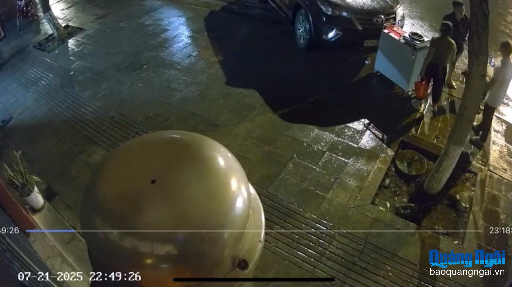 Làm rõ vụ người đàn ông nghi có nồng độ cồn đòi tông người qua đường