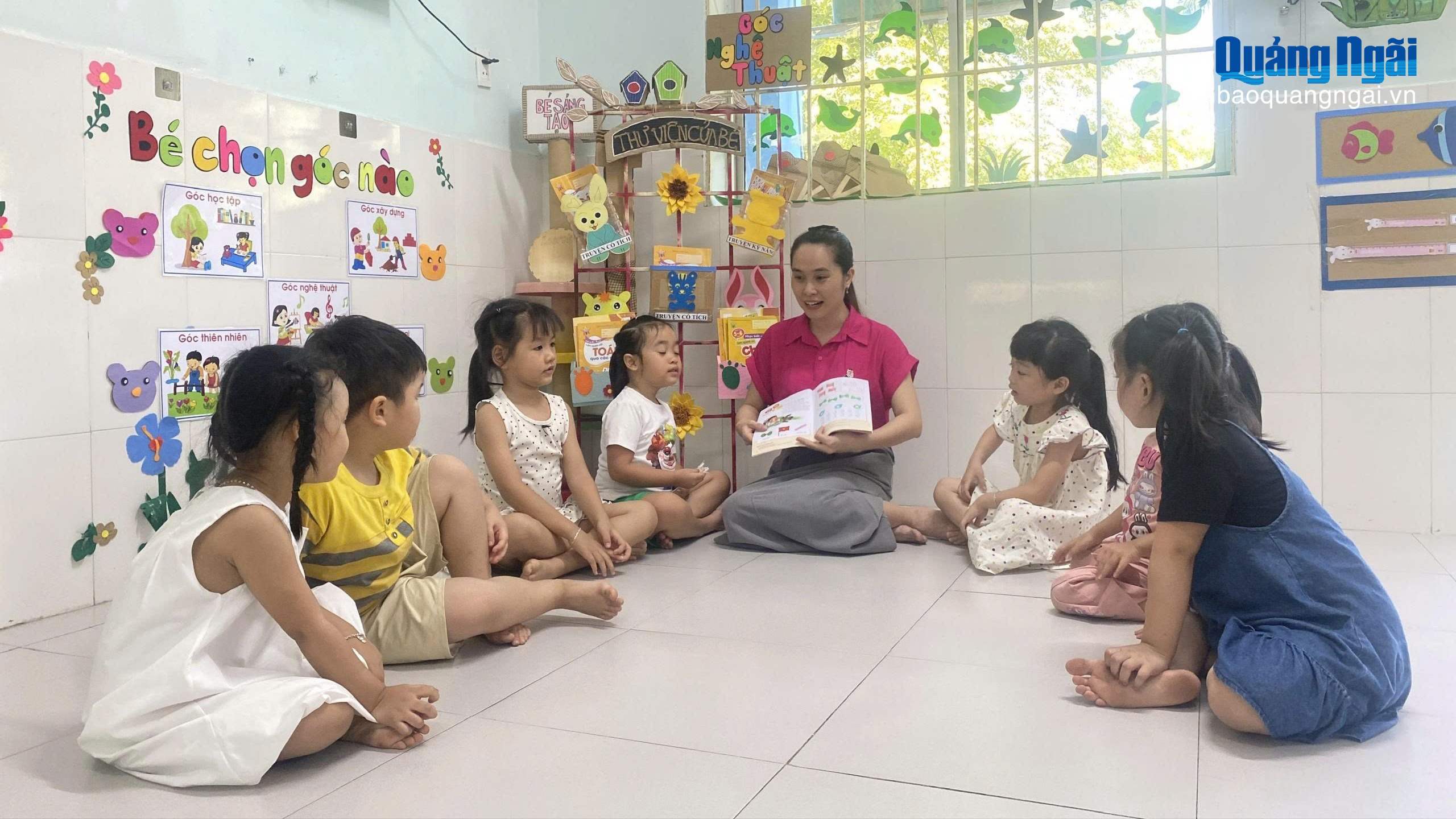 Chăm lo cho sự nghiệp giáo dục