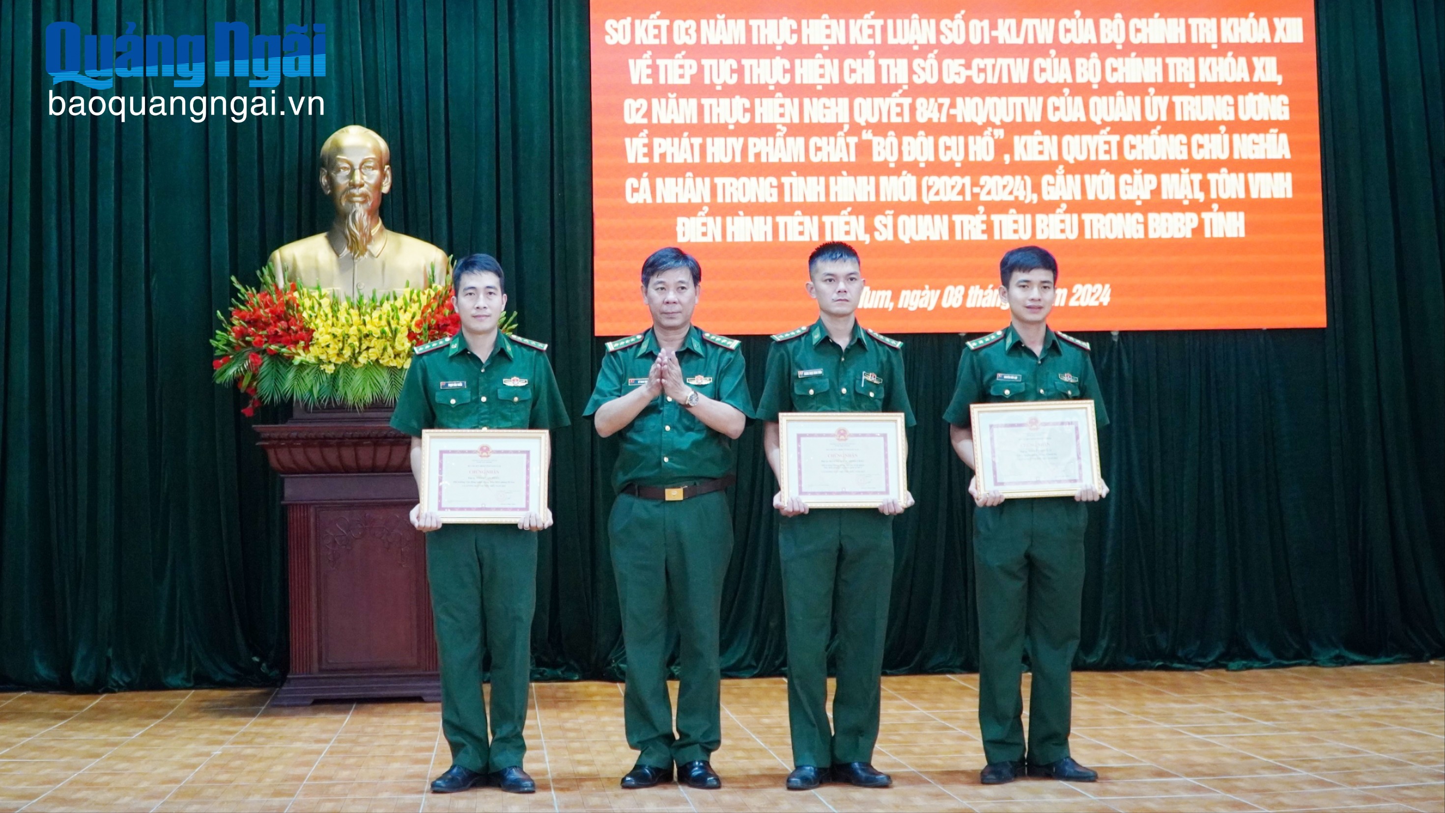 Những người lính quân hàm xanh bình dị