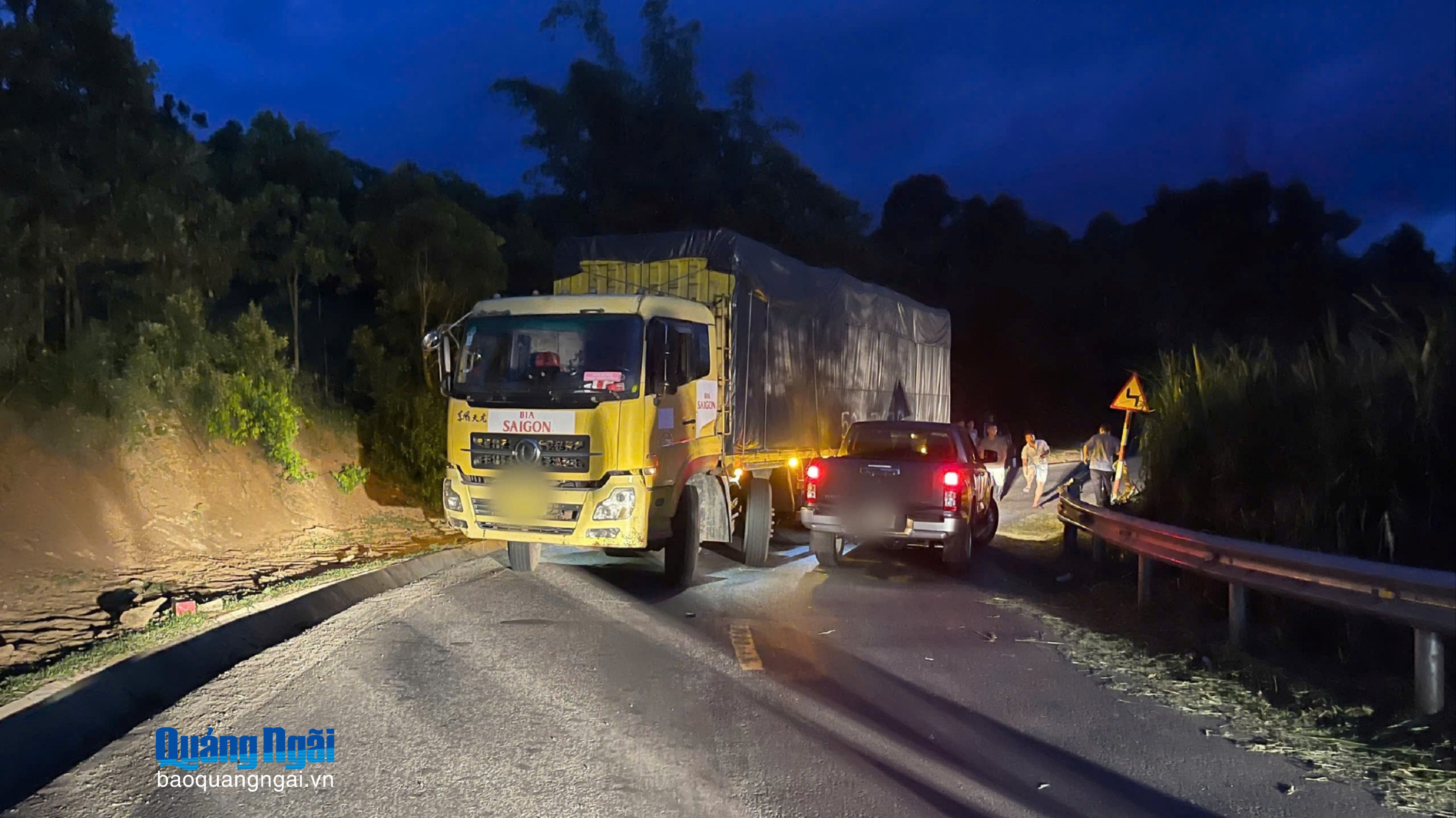 Nguy cơ mất an toàn giao thông trên đèo Vi ô lắc