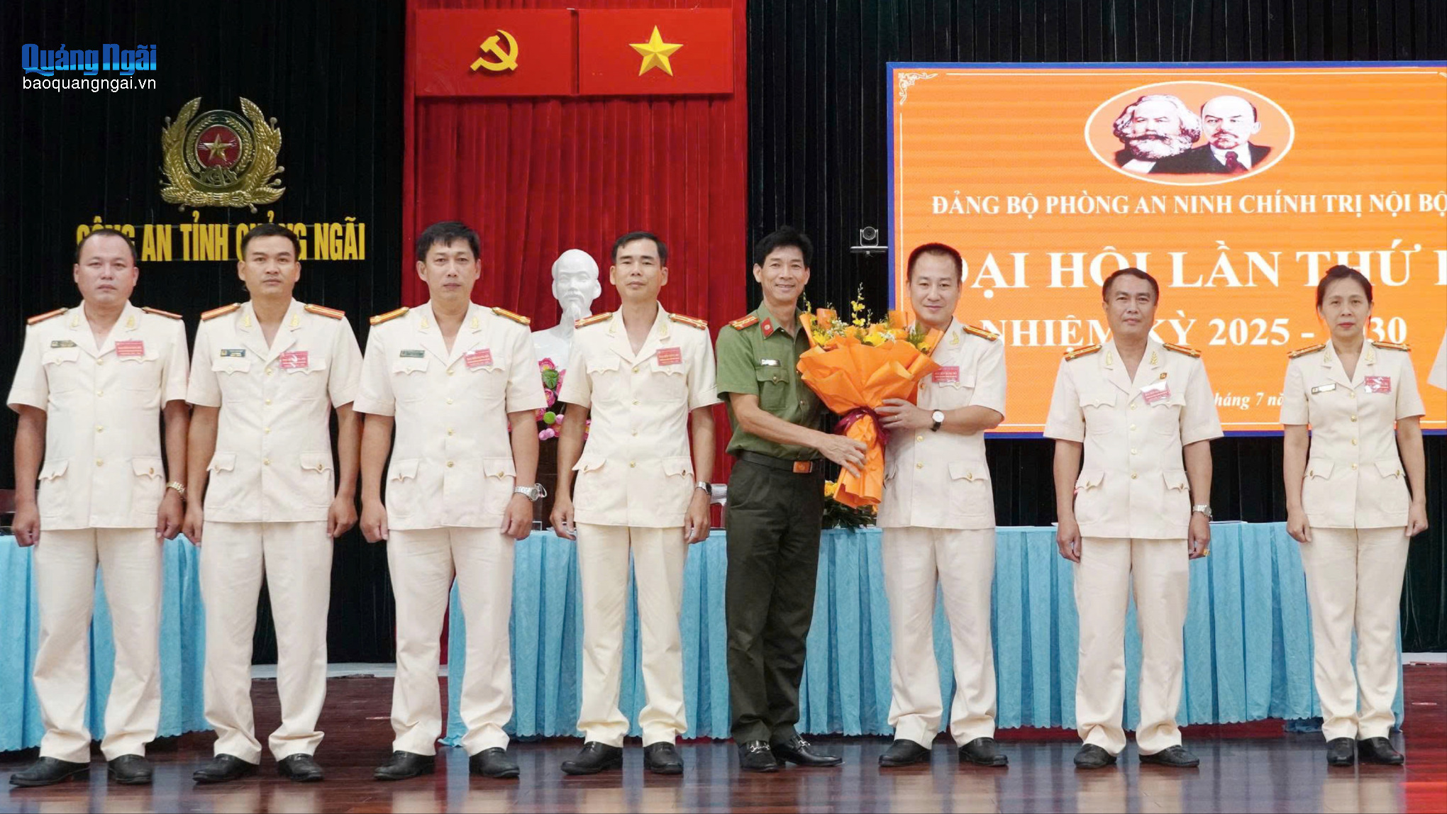 Vững vàng trên mặt trận bảo vệ Đảng