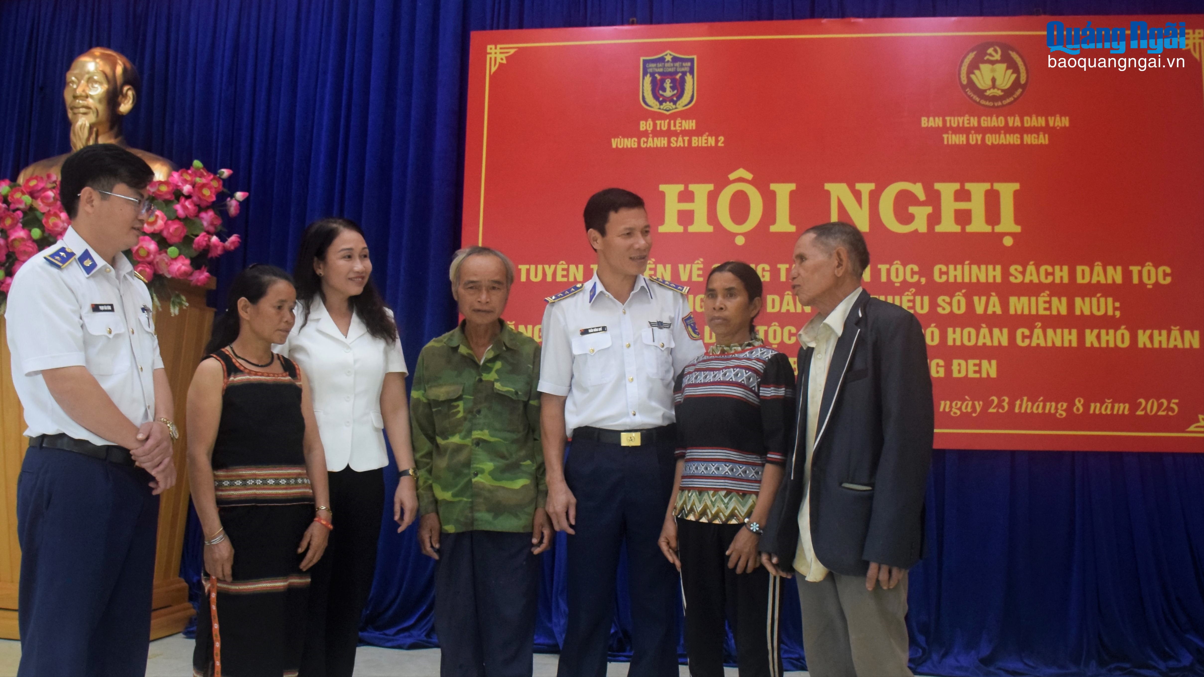 Bộ Tư lệnh Vùng Cảnh sát biển 2 làm việc với Đảng ủy xã Măng Đen