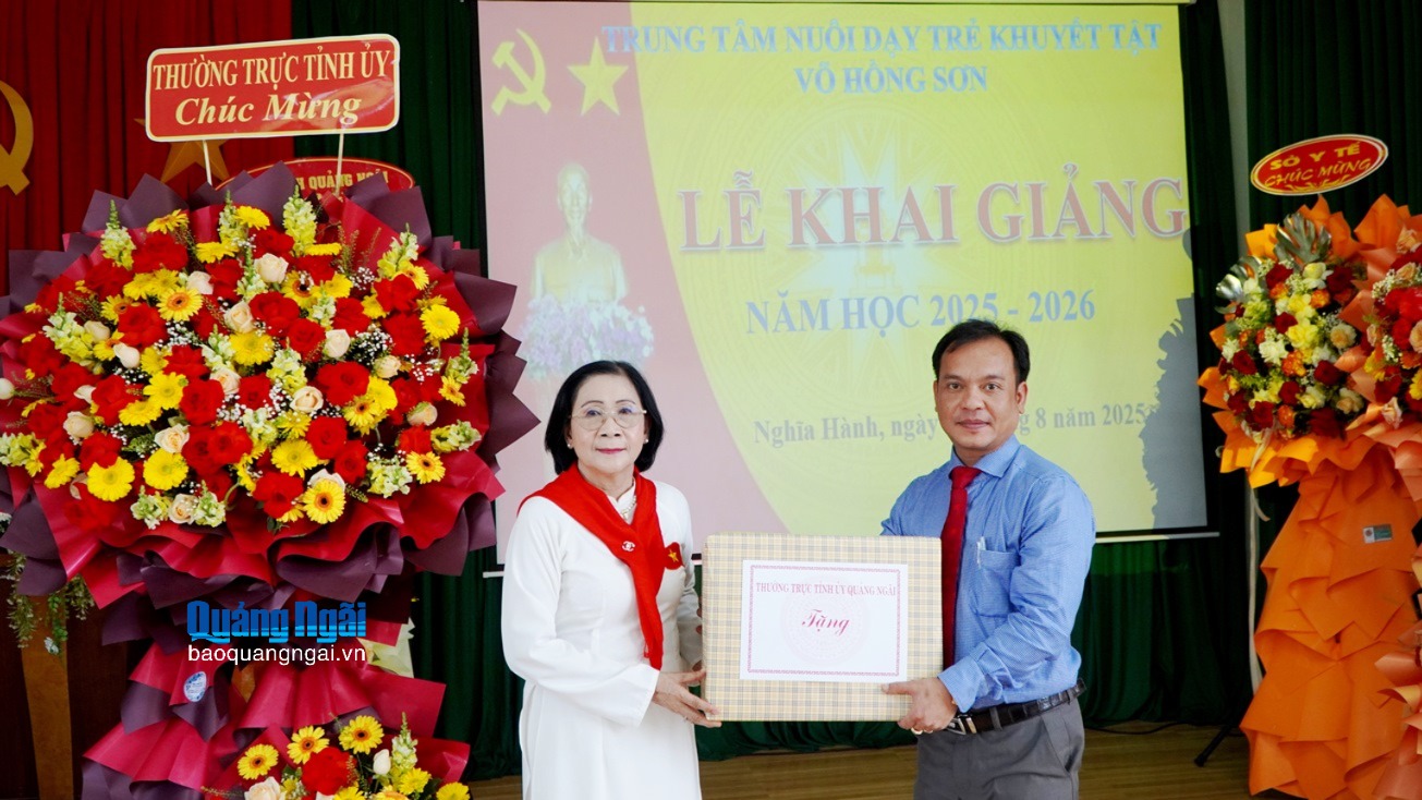 Trung tâm Nuôi dạy trẻ khuyết tật Võ Hồng Sơn khai giảng năm học mới