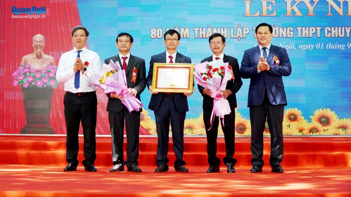 Kỷ niệm 80 năm thành lập Trường THPT Chuyên Lê Khiết