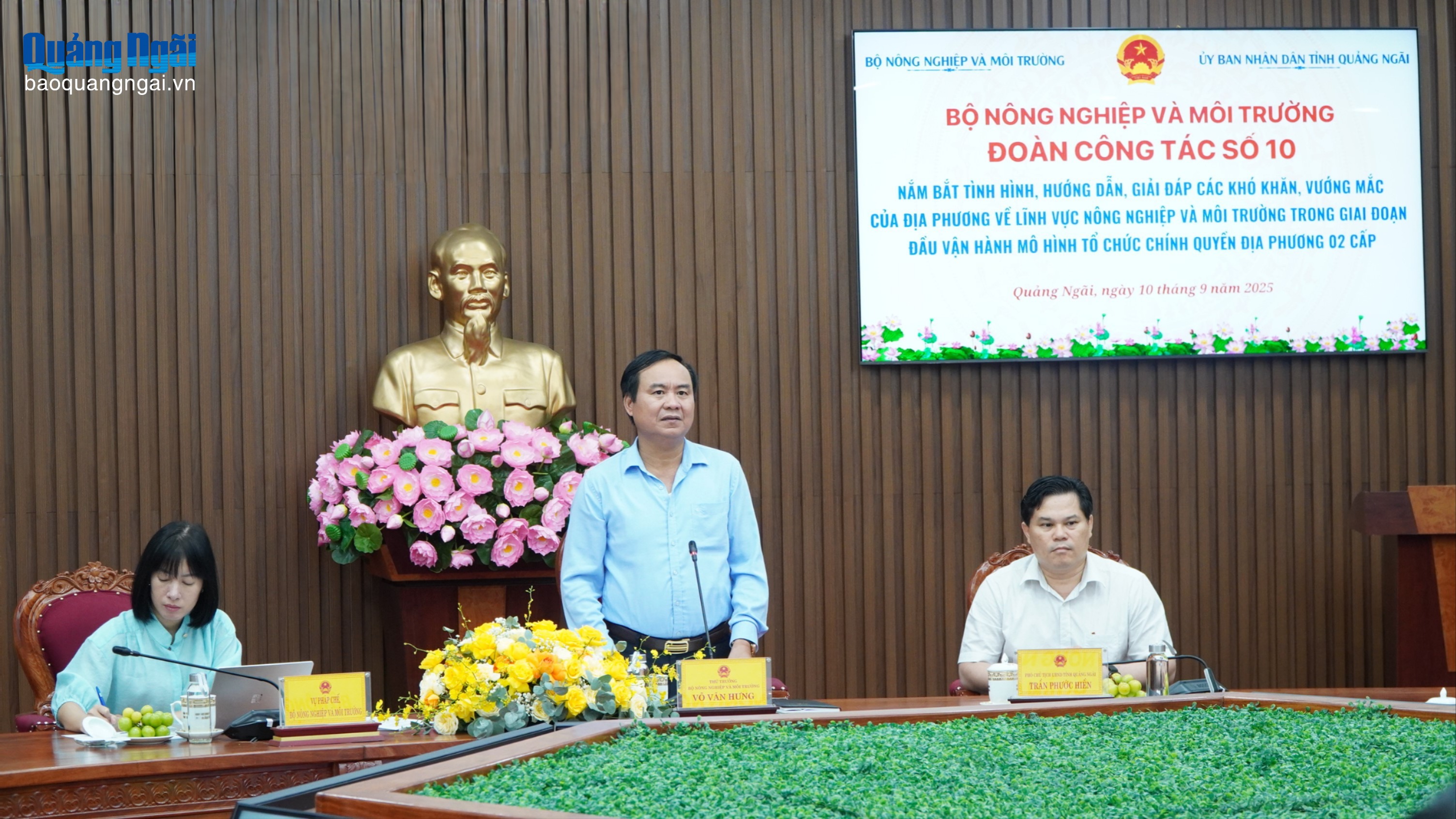 Thứ trưởng Bộ Nông nghiệp và Môi trường Võ Văn Hưng làm việc với UBND tỉnh