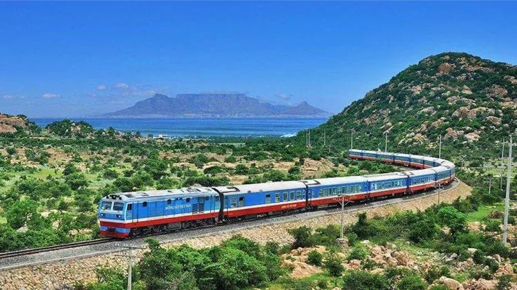 Ngành đường sắt giảm giá 10% vé tàu cho tân sinh viên