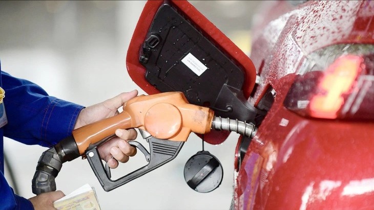 Xăng RON95-III giảm gần 450 đồng/lít từ 15 giờ hôm nay 25/9