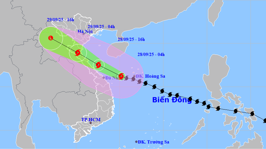 Bão số 10 cấp 12 đang tiến sát Đà Nẵng, dự báo đi vào đất liền Quảng Trị - Thừa Thiên Huế
