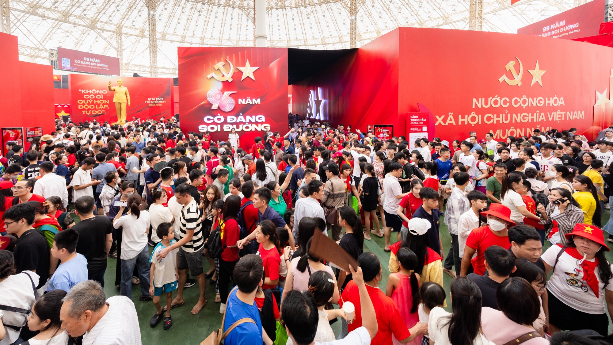 Triển lãm 80 năm Thành tựu đất nước đón gần 4 triệu khách tham quan sau 6 ngày