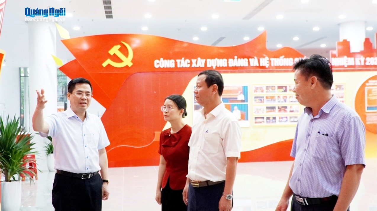 Chủ tịch UBND tỉnh Nguyễn Hoàng Giang kiểm tra công tác chuẩn bị Đại hội đại biểu Đảng bộ tỉnh lần thứ I