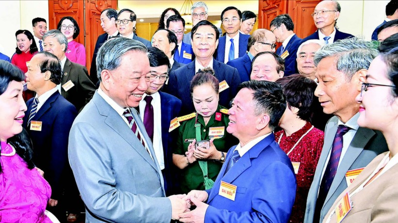 Nghị quyết của Bộ Chính trị về phát triển văn hóa Việt Nam