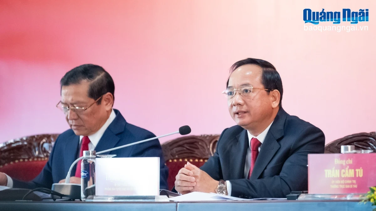 Công tác chuẩn bị Đại hội XIV: Khoảng 1,6 triệu trang tài liệu giấy được thay thế bằng tài liệu trên máy tính bảng