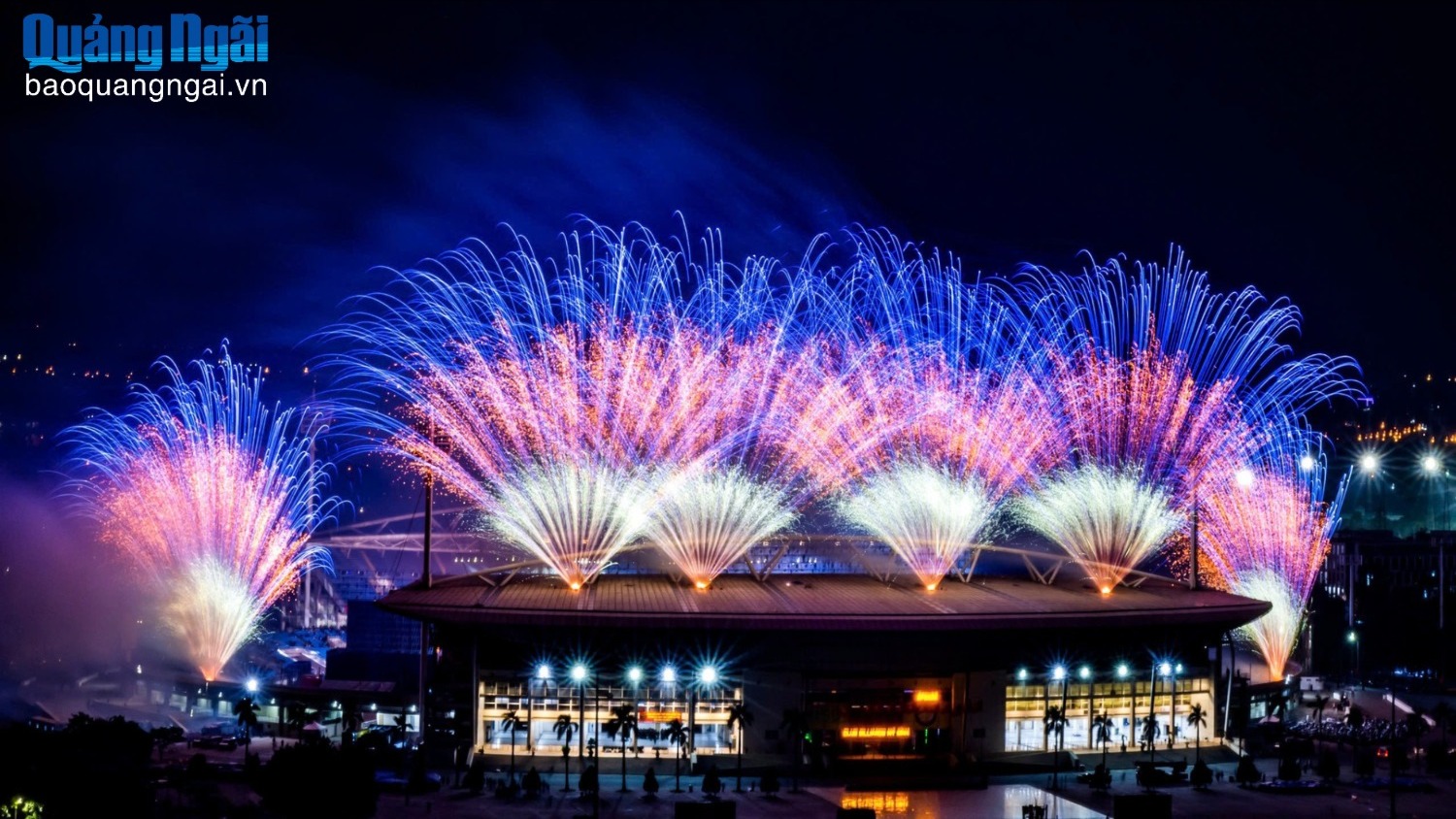 Tổng duyệt chương trình bắn pháo hoa chào mừng Đại hội XIV của Đảng