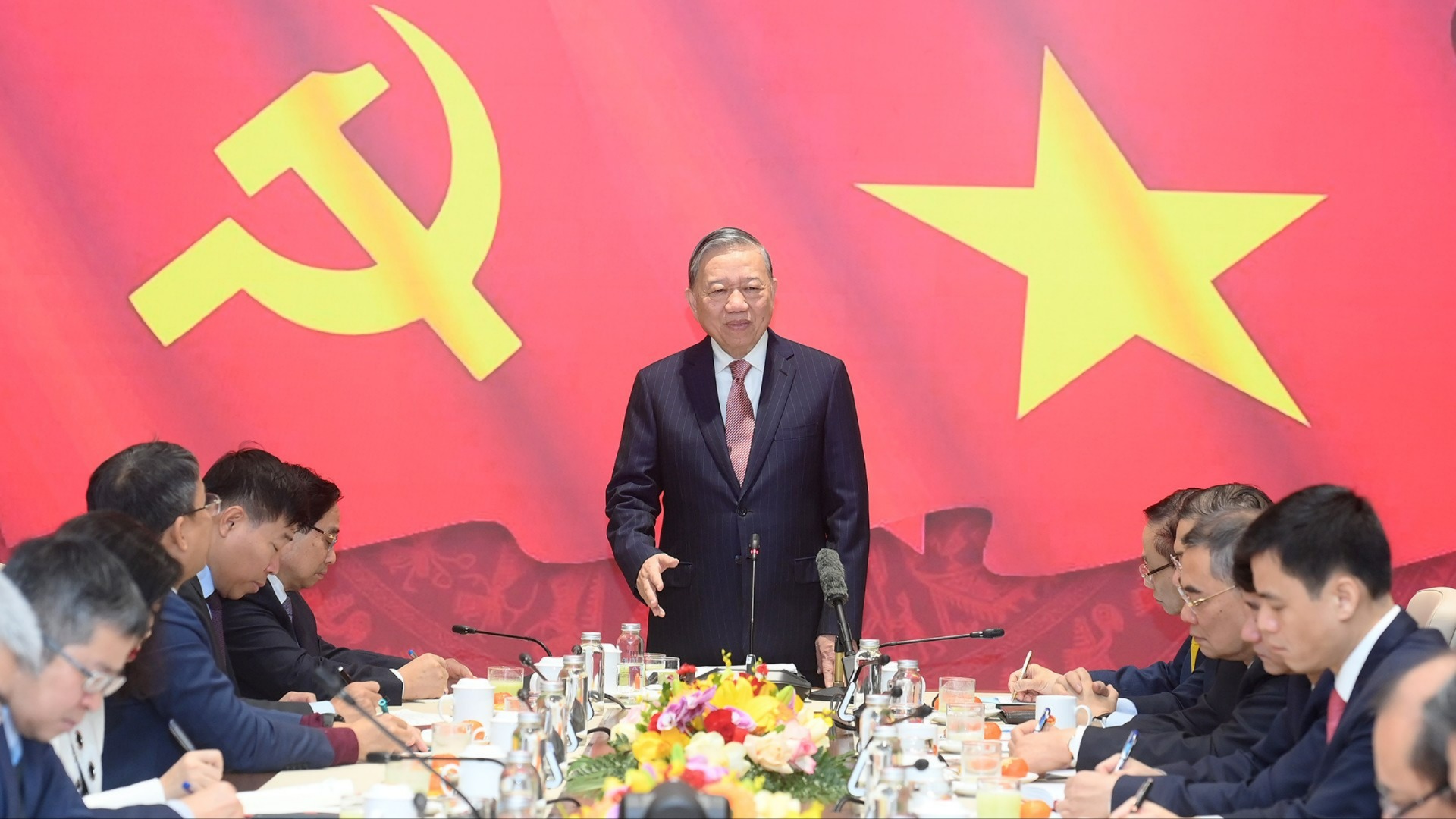 Tổng Bí thư Tô Lâm làm việc với các Đại sứ, Trưởng cơ quan đại diện Việt Nam tại nước ngoài