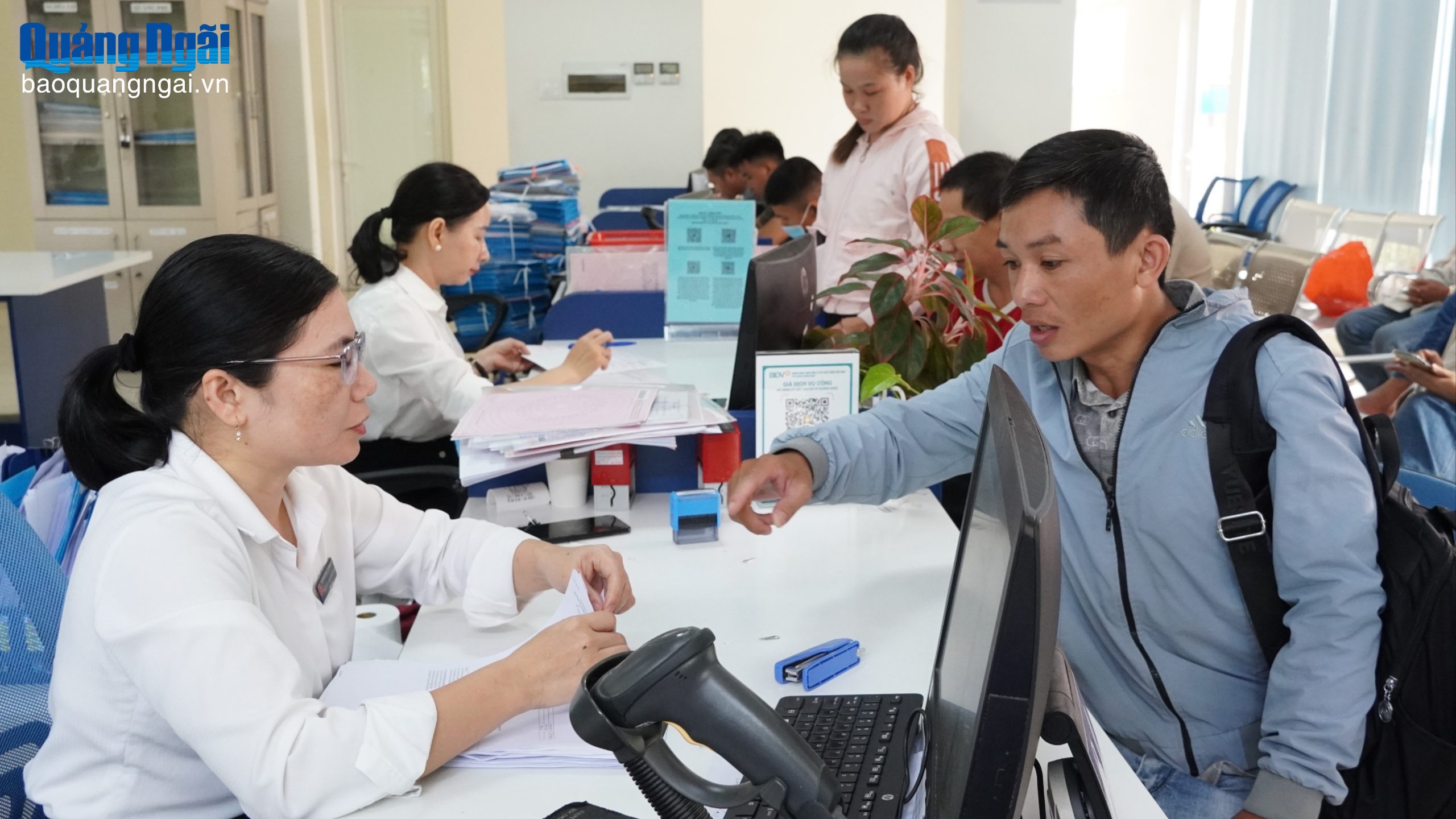 Nền hành chính “Vì dân phục vụ”