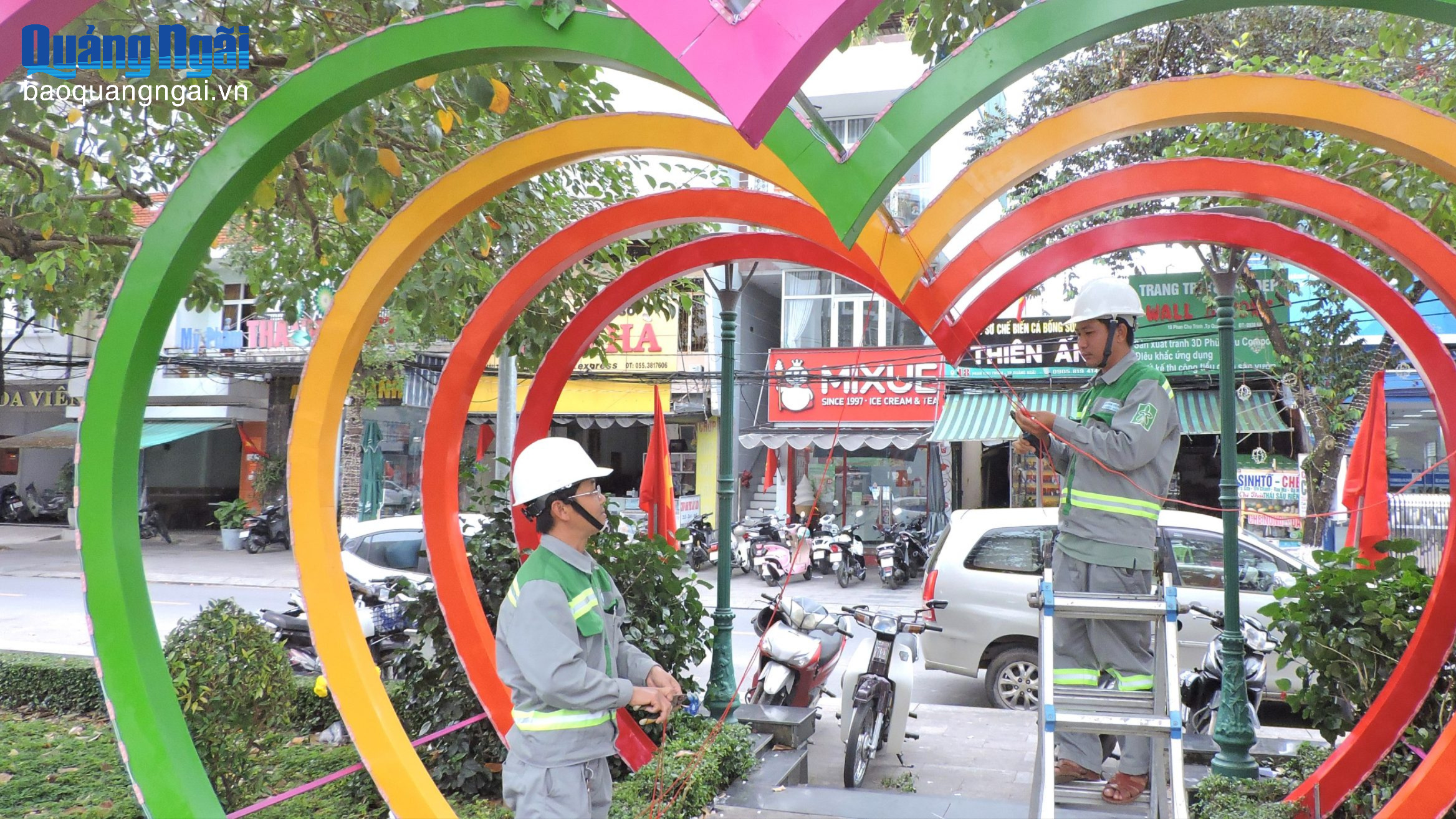 “Khoác áo mới” cho đô thị đón xuân