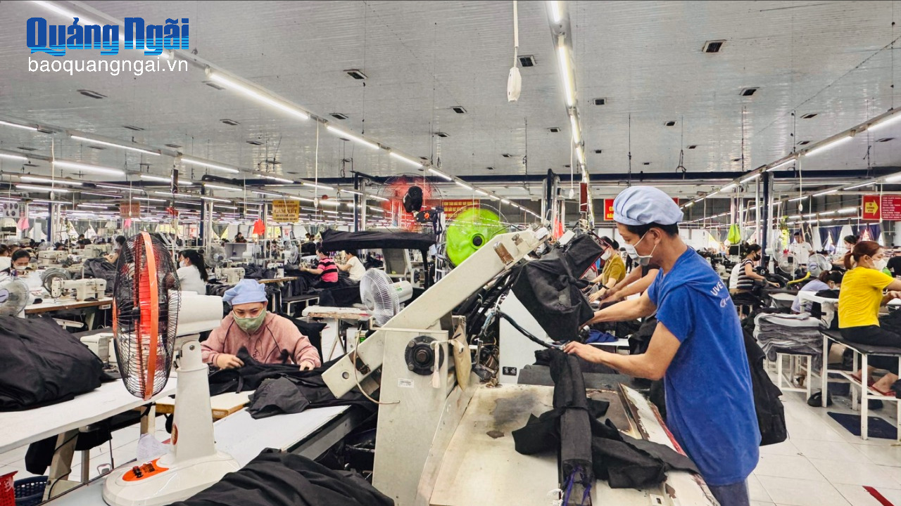 Tất bật đơn hàng cuối năm