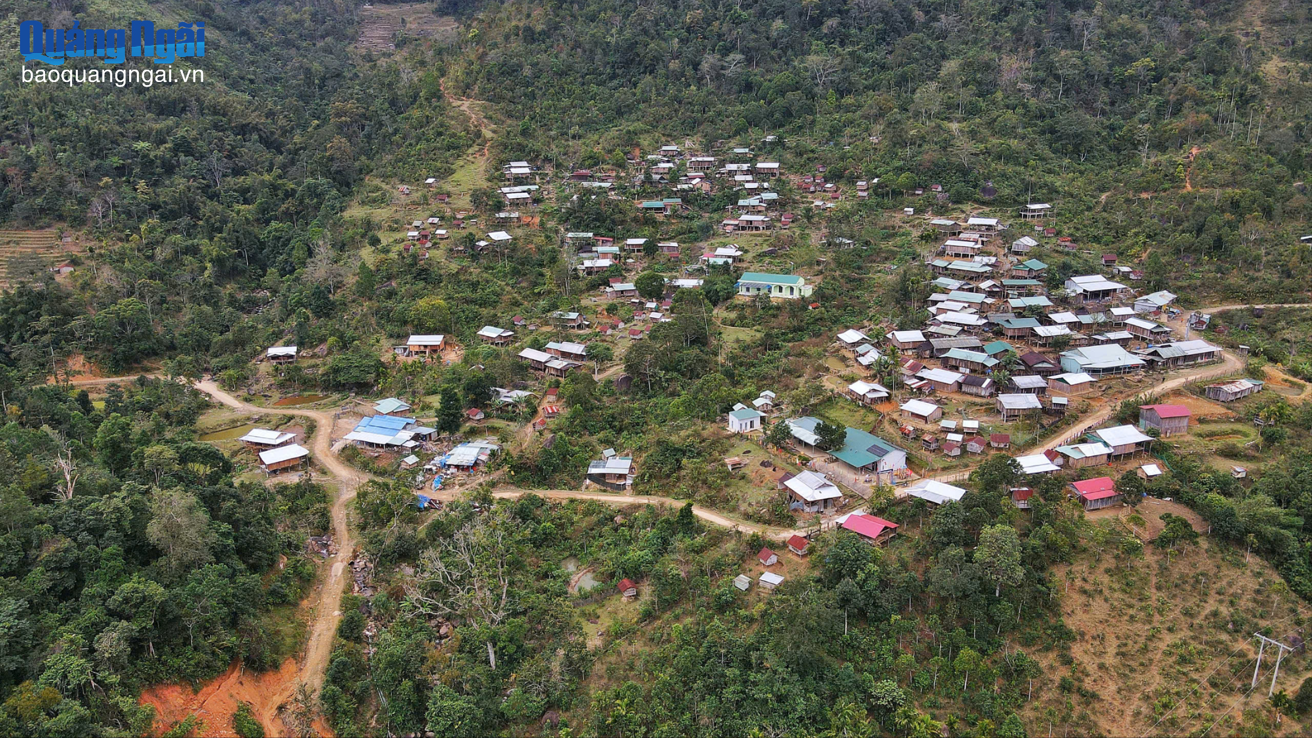 Ánh điện tỏa sáng Tu Thôn