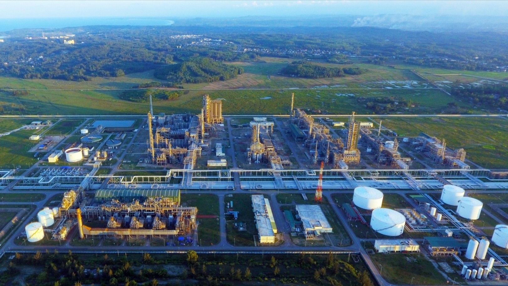 NMLD Dung Quất vận hành 125% công suất, đảm bảo xăng dầu dịp Tết