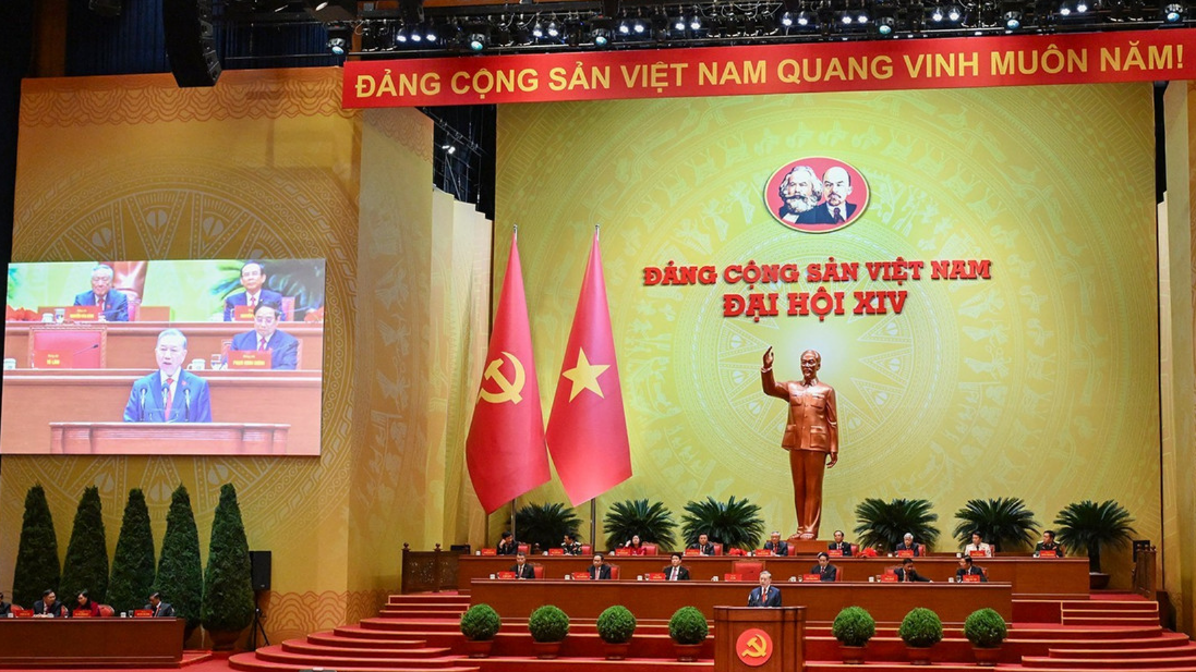 Vững bước dưới cờ Đảng