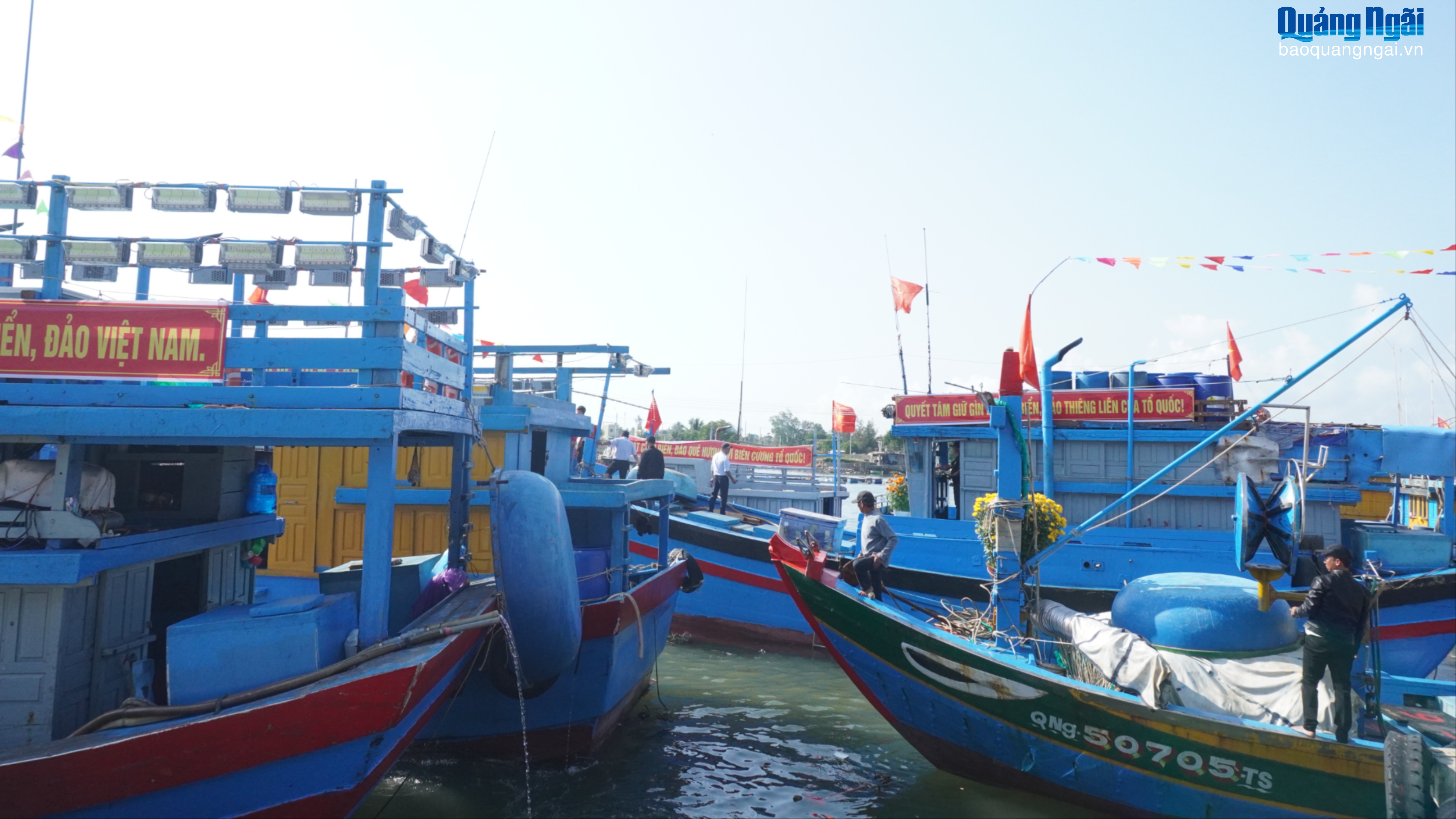 Ngư dân xã Đông Sơn ra quân đánh bắt hải sản đầu năm