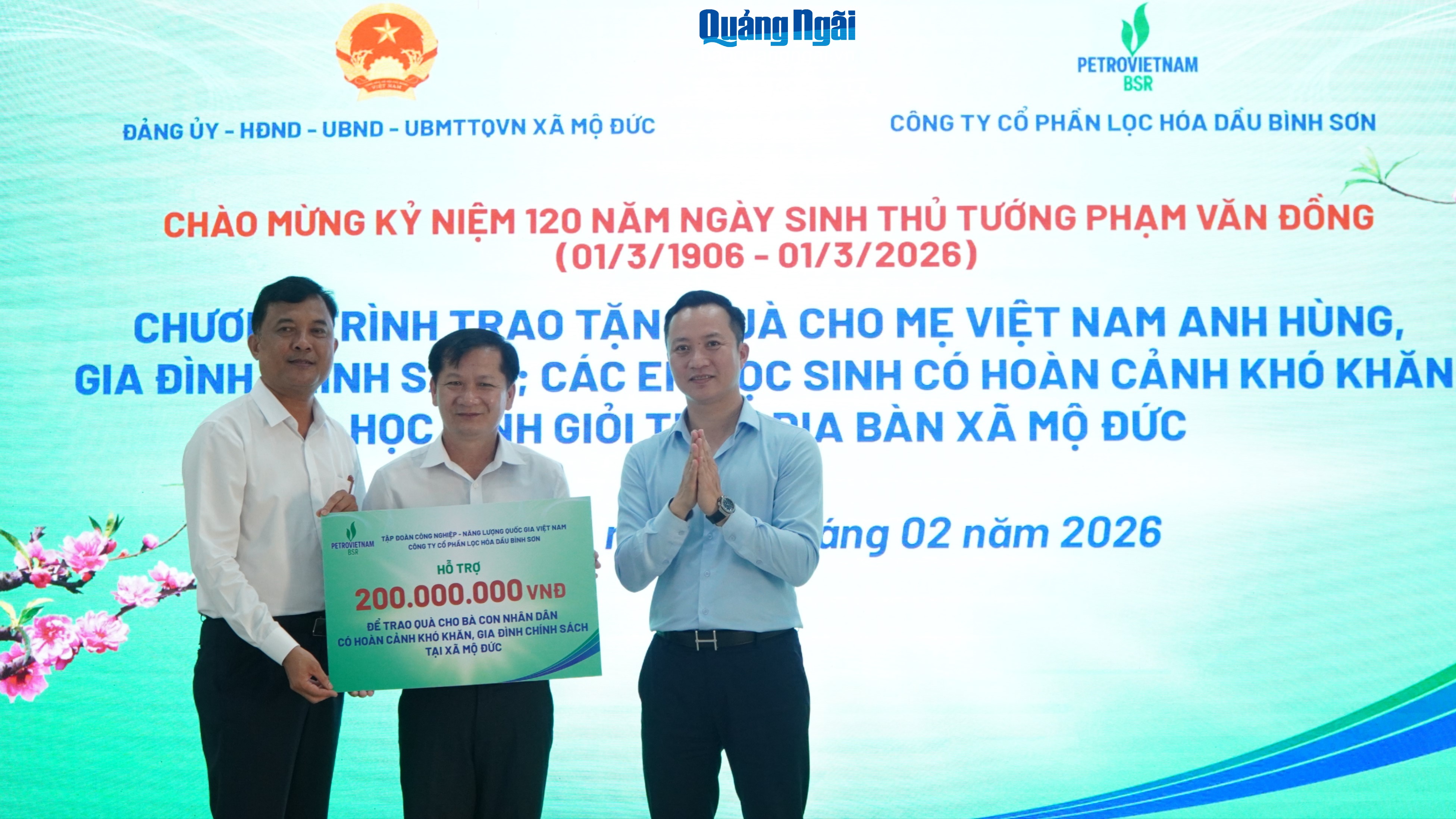 Trao 200 triệu đồng thực hiện chương trình an sinh xã hội tại xã Mộ Đức