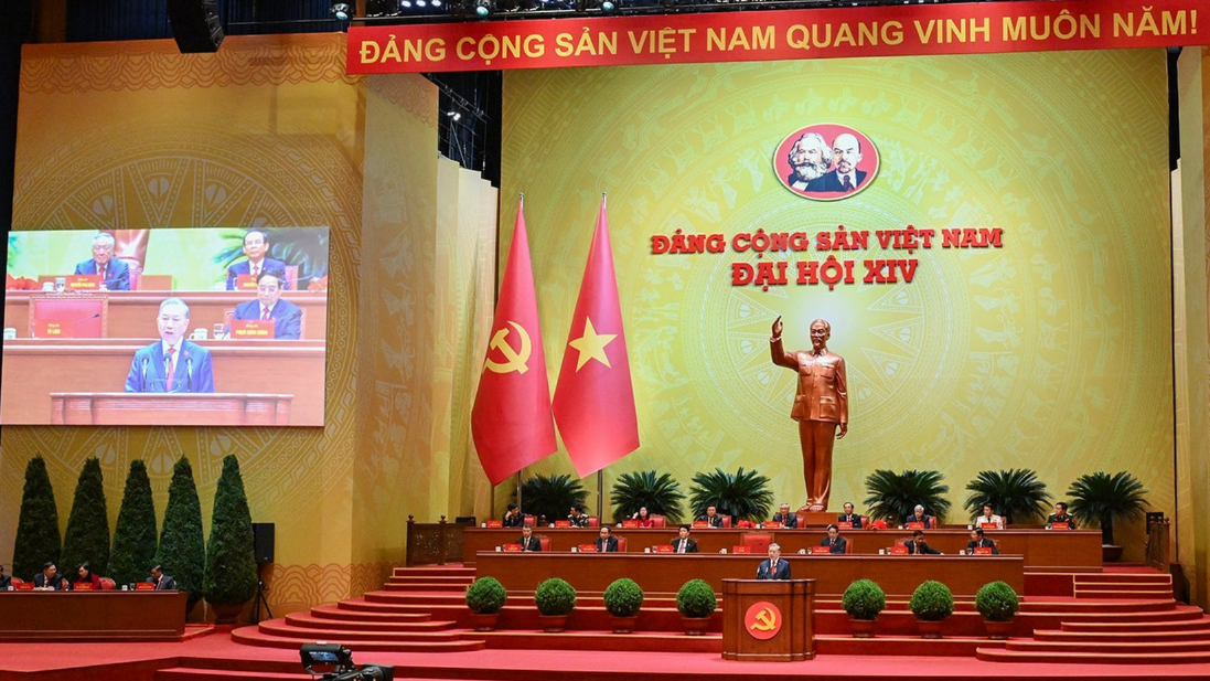 Vững bước dưới cờ Đảng